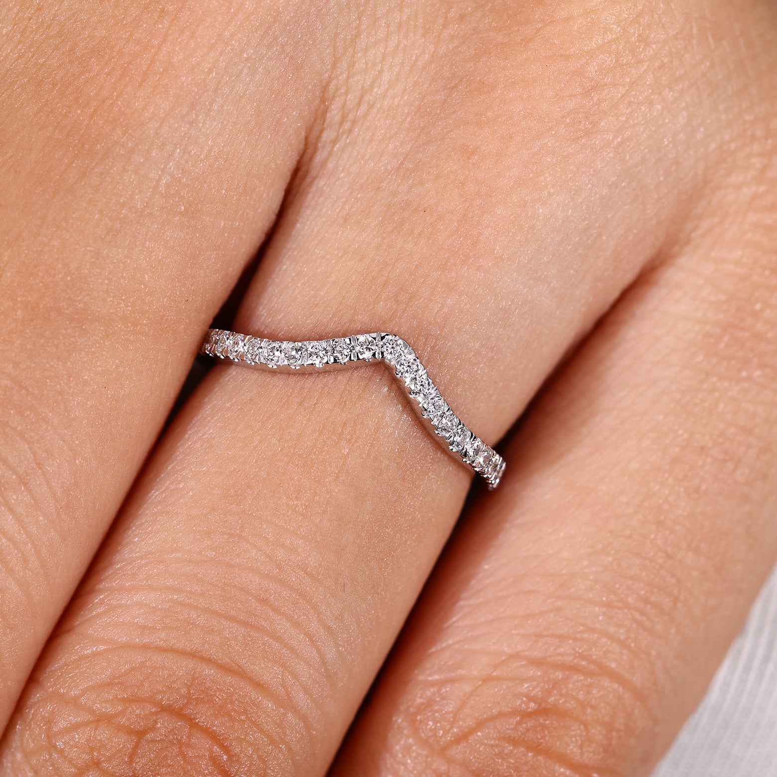 Half Eternity Stackable Wedding Band Imagen principal del producto