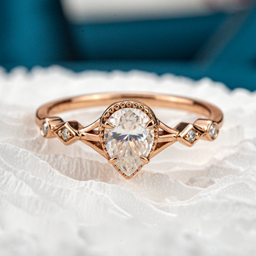 Vintage Pear Moissanite Engagement Ring Simple Style | vintage engagement rings