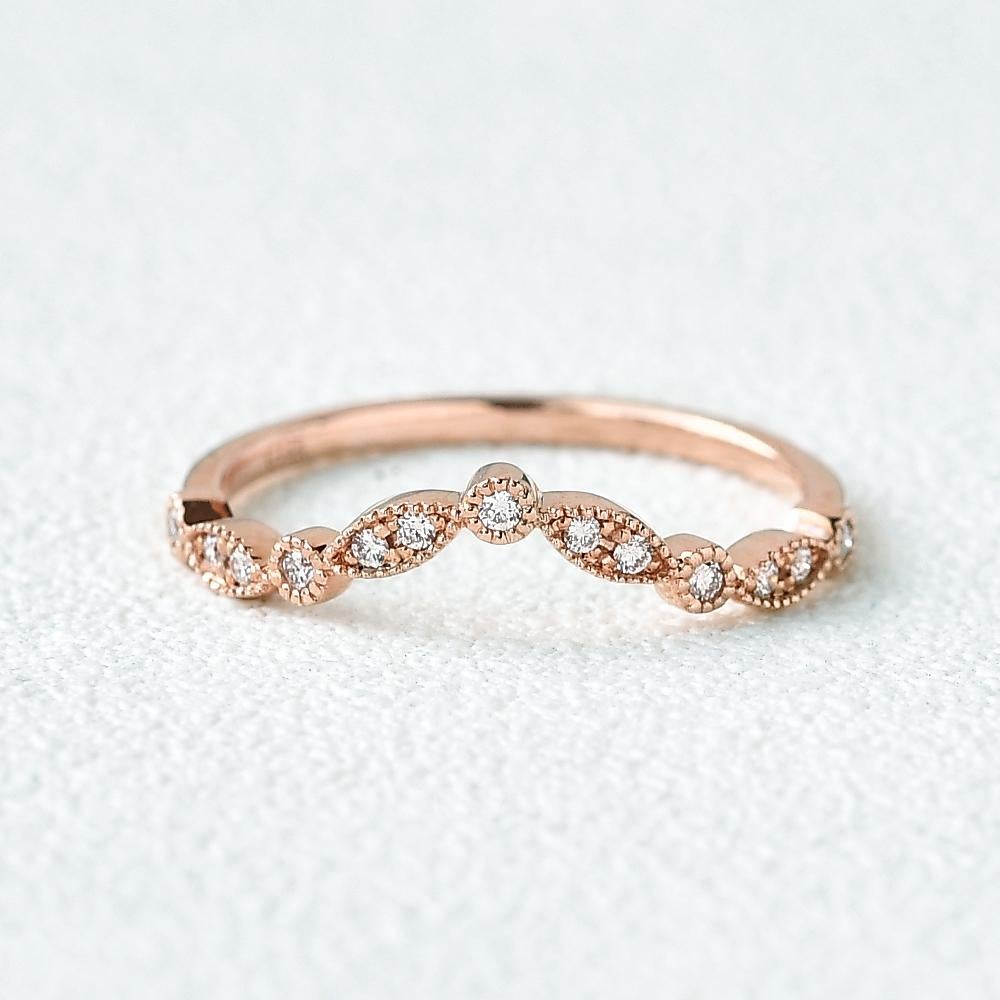 0.20CTW Round Brilliant Curved Vintage Style Moissanite Wedding Band