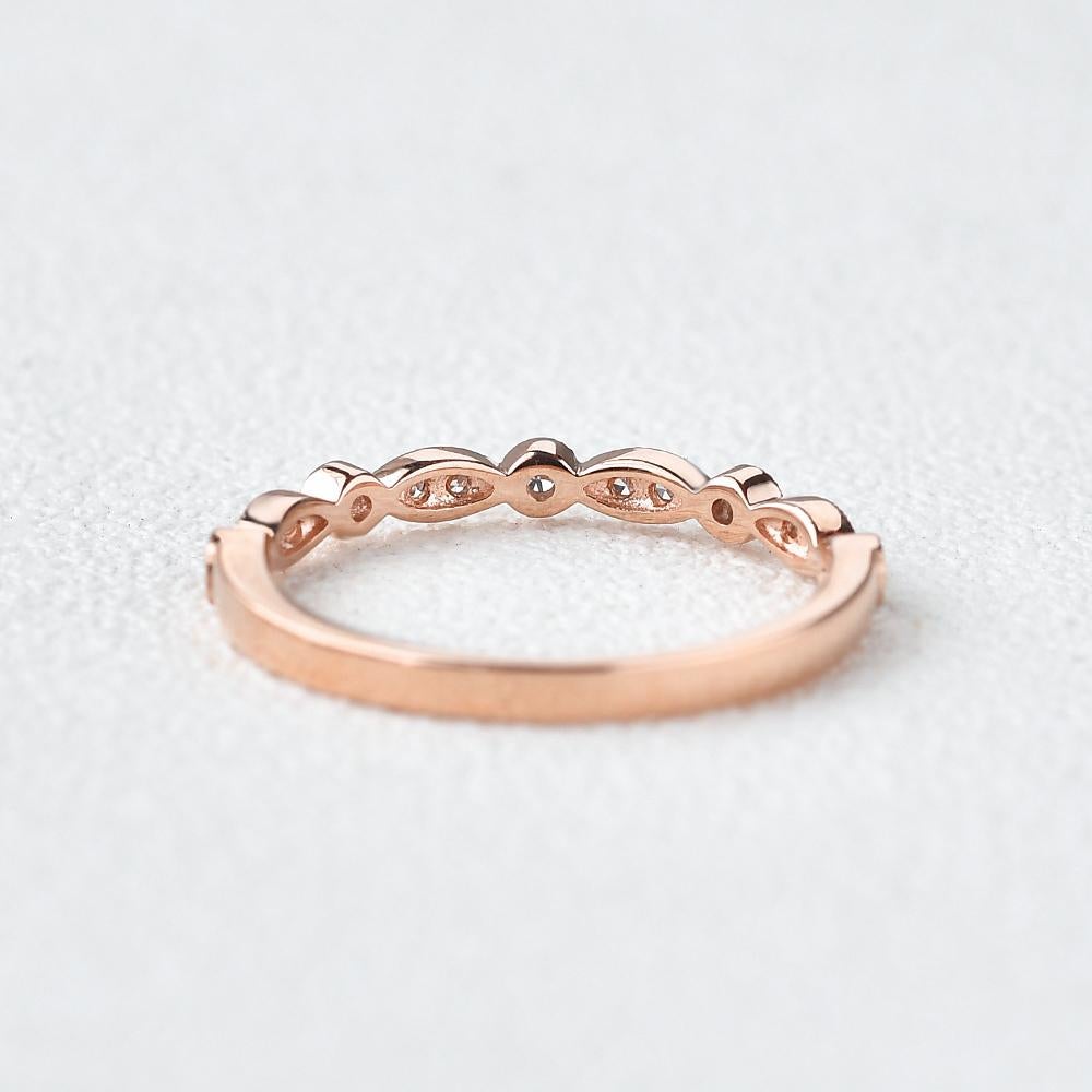 0.22 TCW Round Brilliant Cut Vintage Style Wedding Band