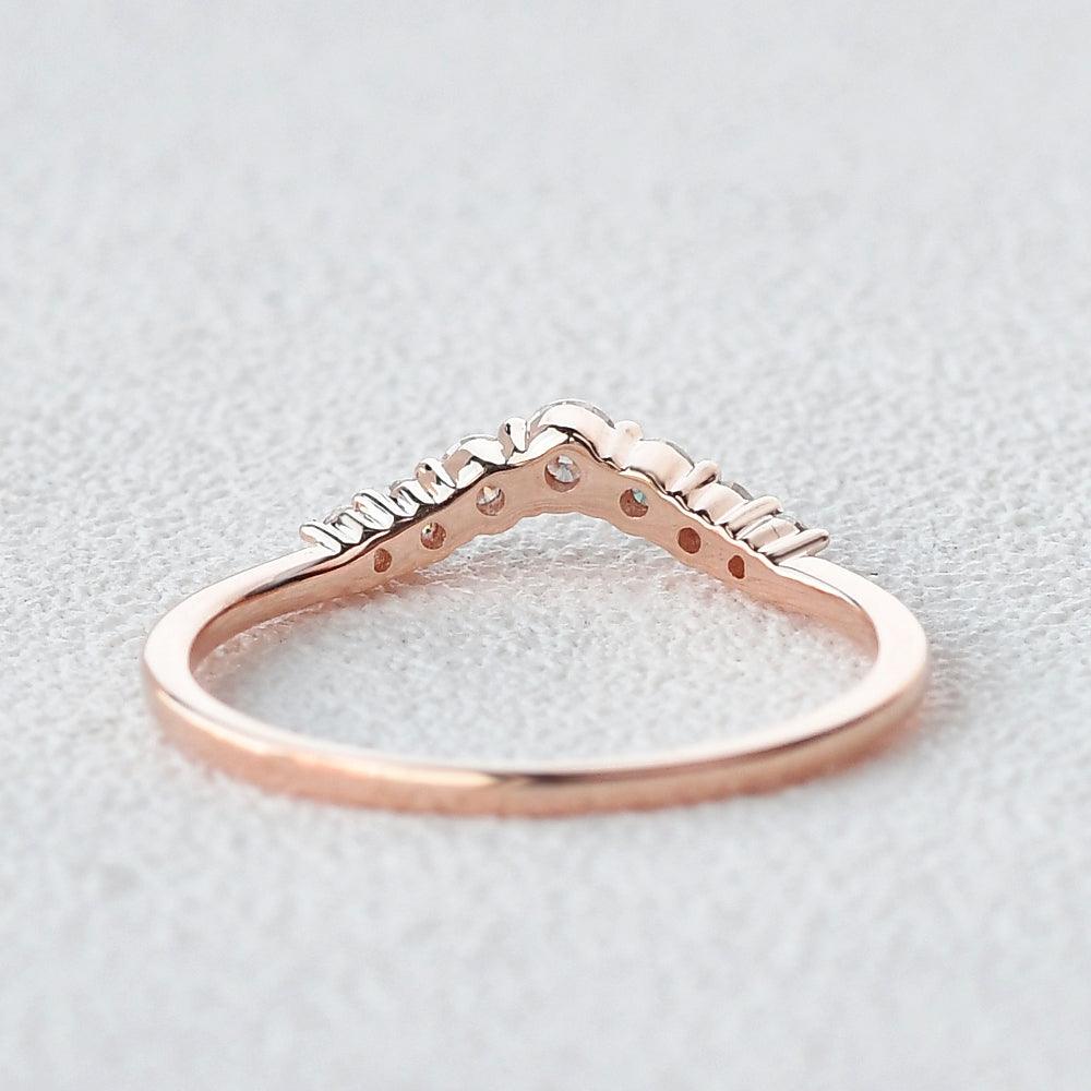 0.22 CT Round Cut Seven Stone Curved Moissanite Wedding Band