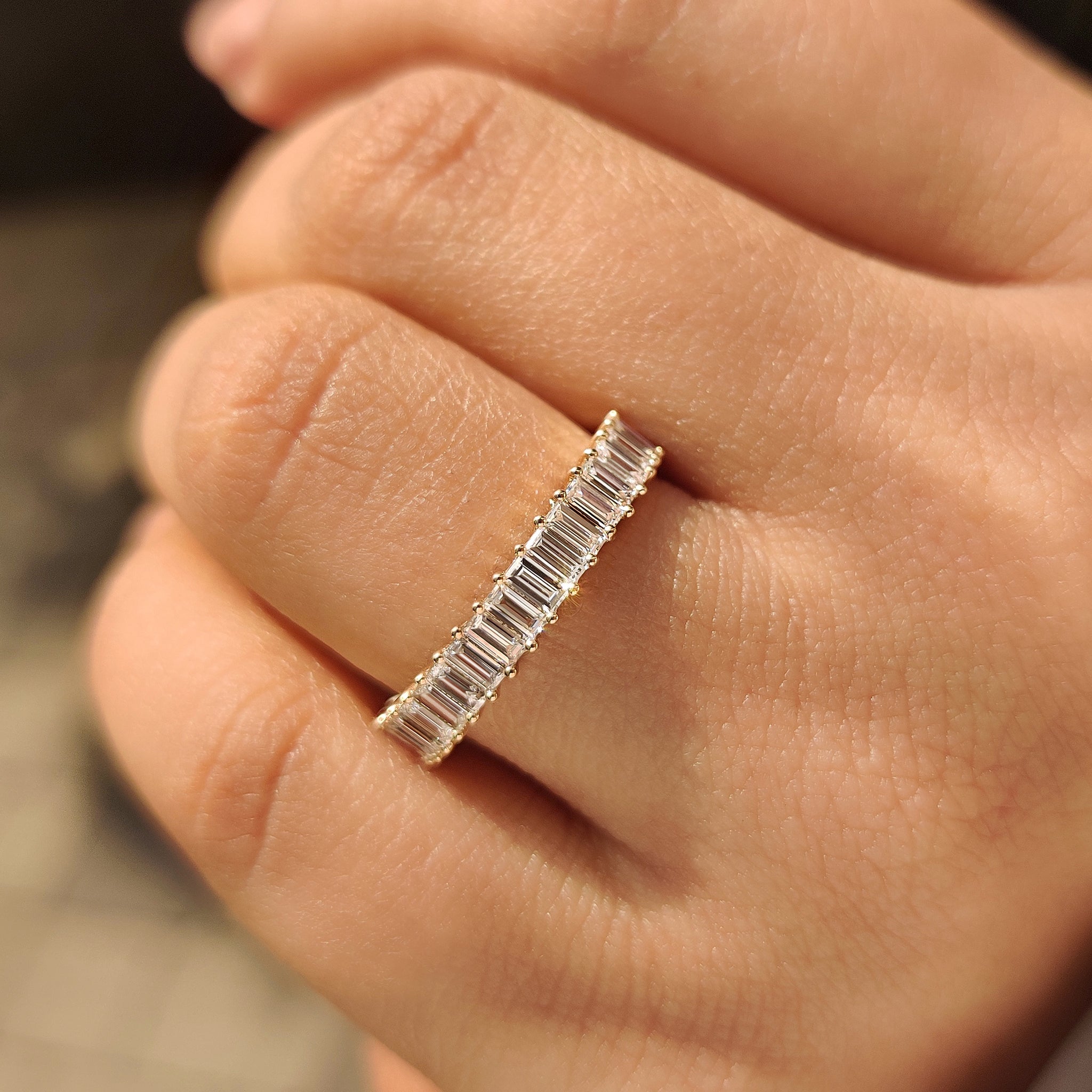 Half Eternity Baguette Diamond Wedding Band Imagen secundaria del producto