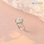 Birnenförmiger Moissanit-Halo-Verlobungsring