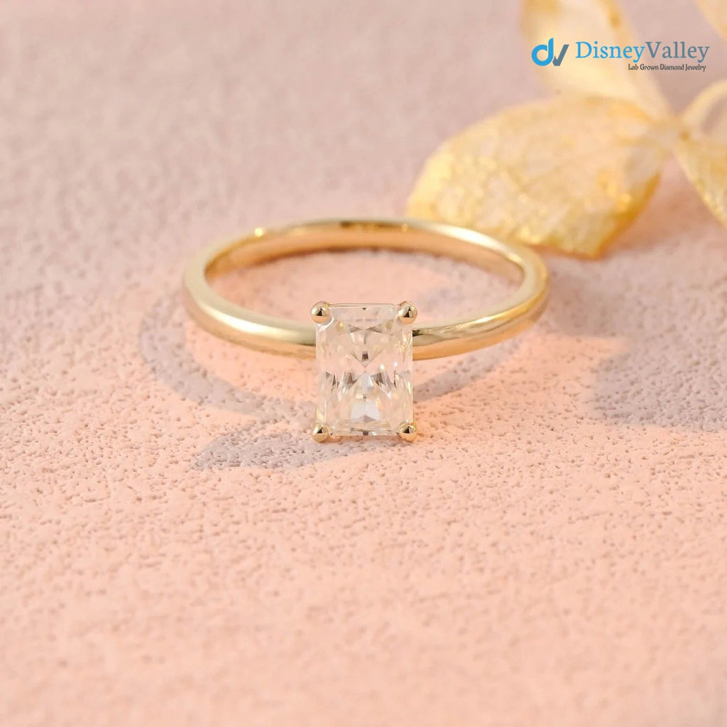 Strahlender Moissanit-Solitär-Verlobungsring