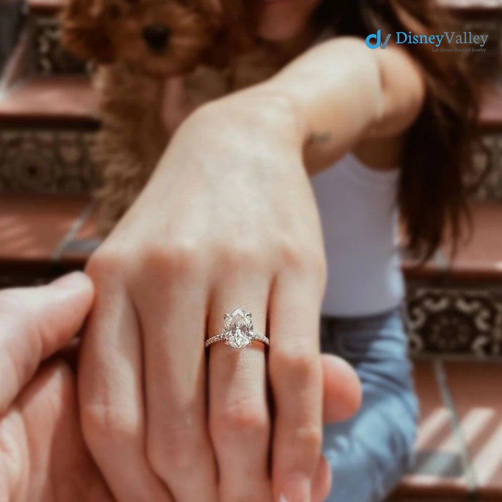 Oval Moissanite Pave Setting Engagement Ring Image secondaire du produit