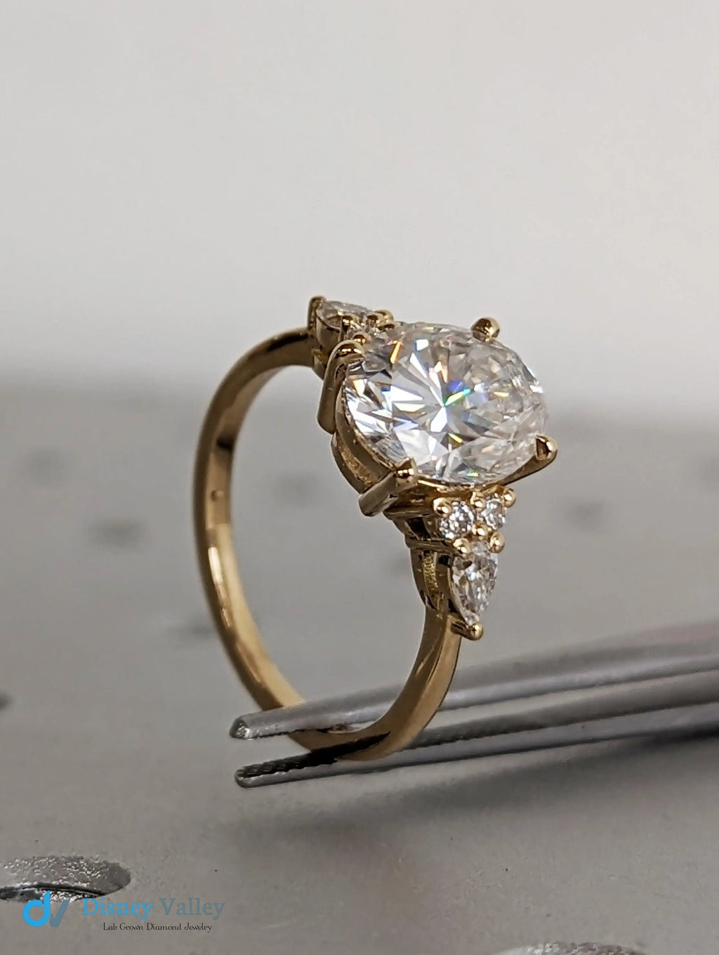 Unique 2.5ct Oval Lab Diamond Luxury 18K Yellow Gold Engagement Ring - DisneyValley