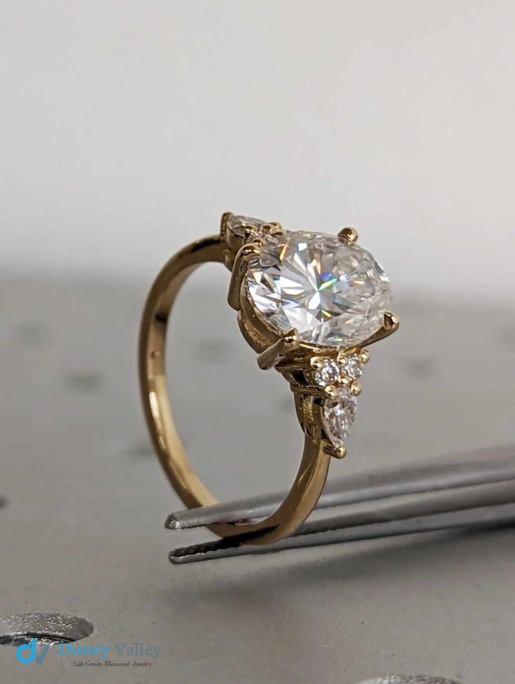 Unique 2.5ct Oval Lab Diamond Luxury 18K Yellow Gold Engagement Ring - DisneyValley