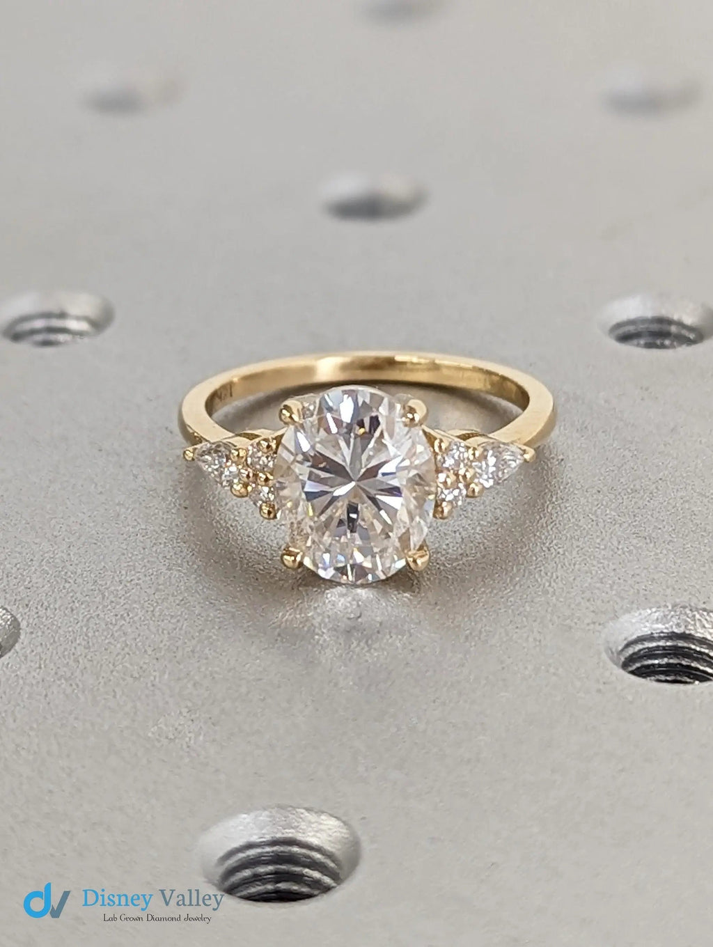 Unique 2.5ct Oval Lab Diamond Luxury 18K Yellow Gold Engagement Ring - DisneyValley