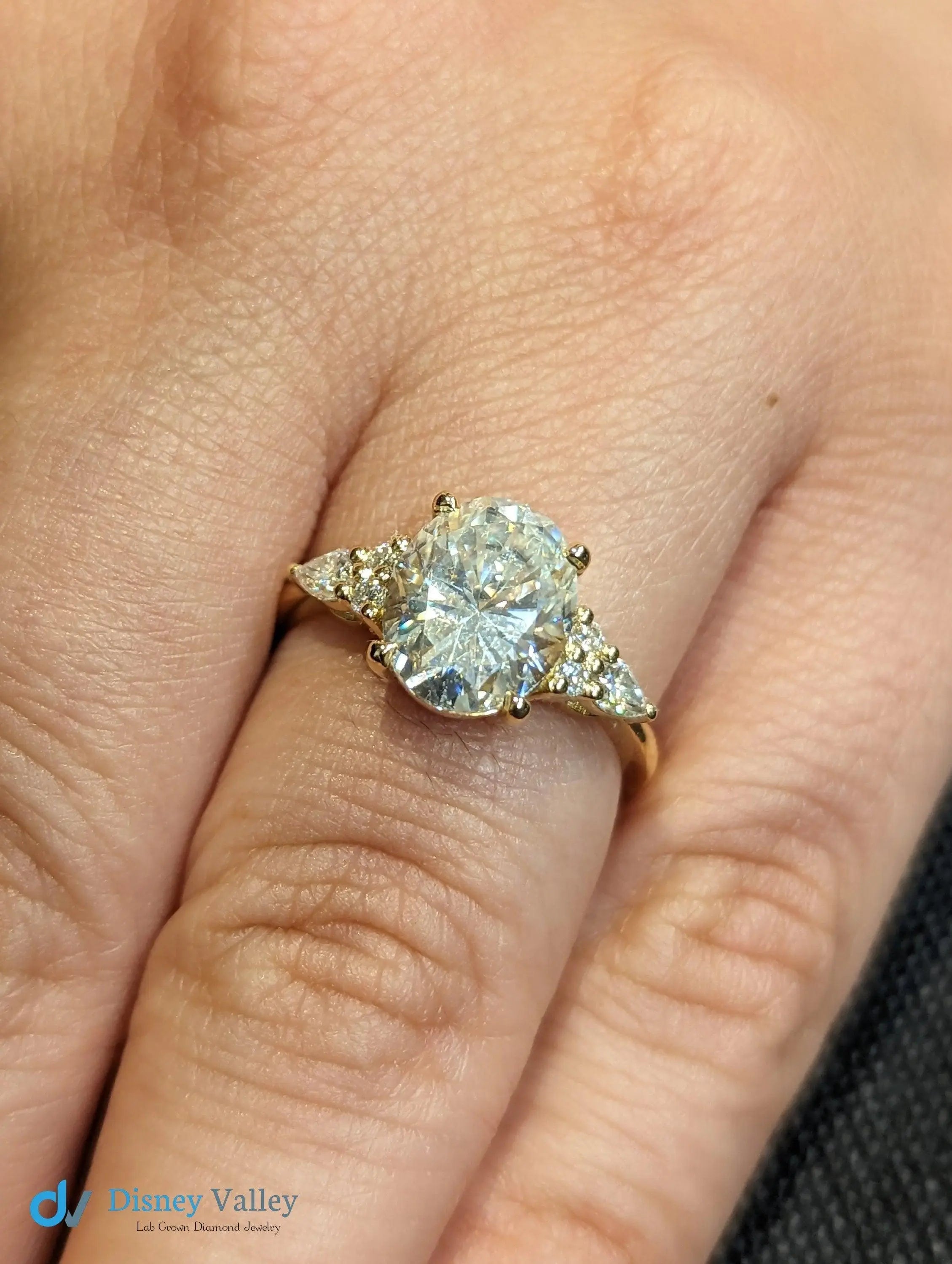 Unique 2.5ct Oval Lab Diamond Luxury 18K Yellow Gold Engagement Ring - DisneyValley
