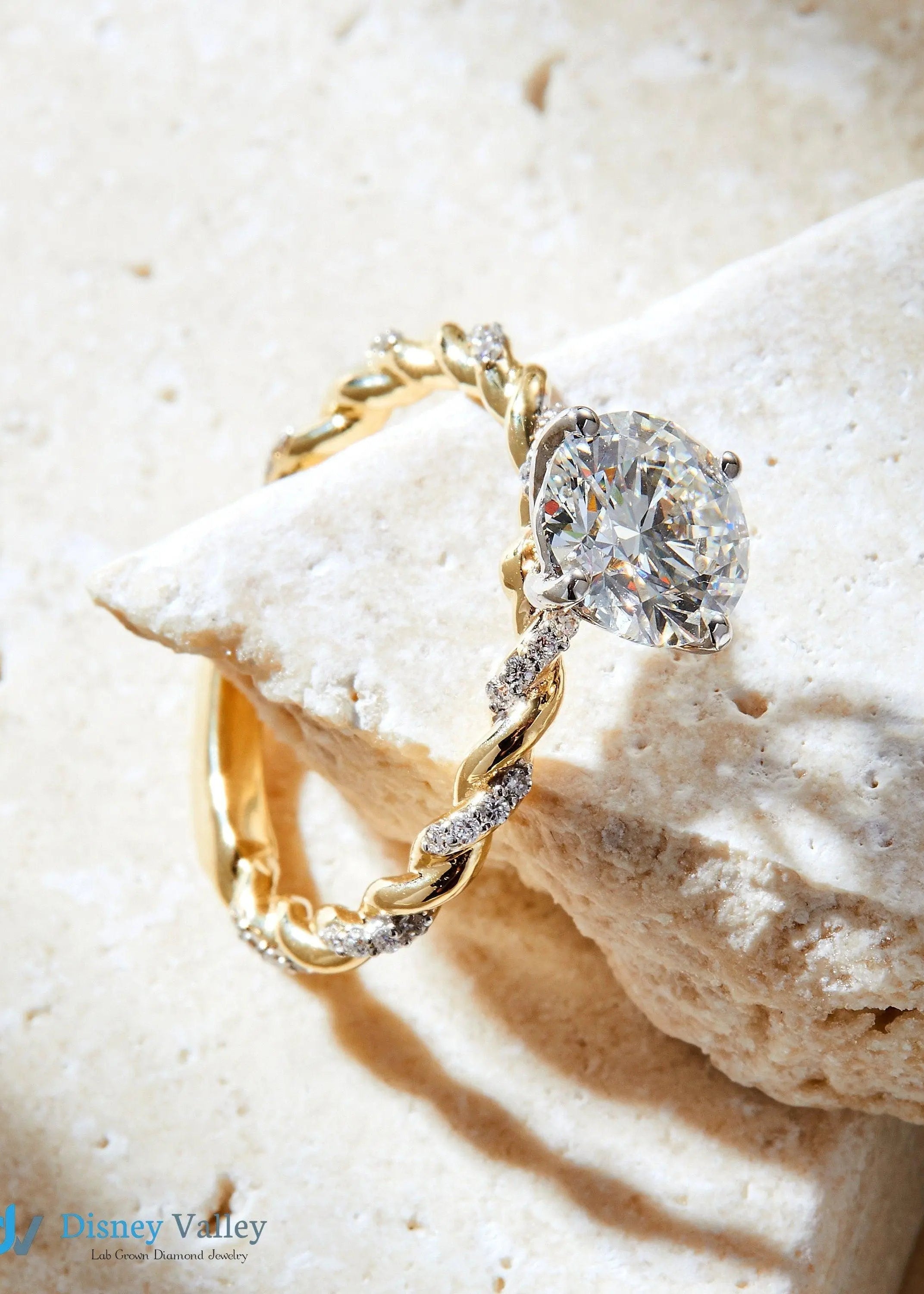 Round Brilliant Cut 1.50ct Lab-Grown Diamond Twisted Engagement Ring - DisneyValley Main image