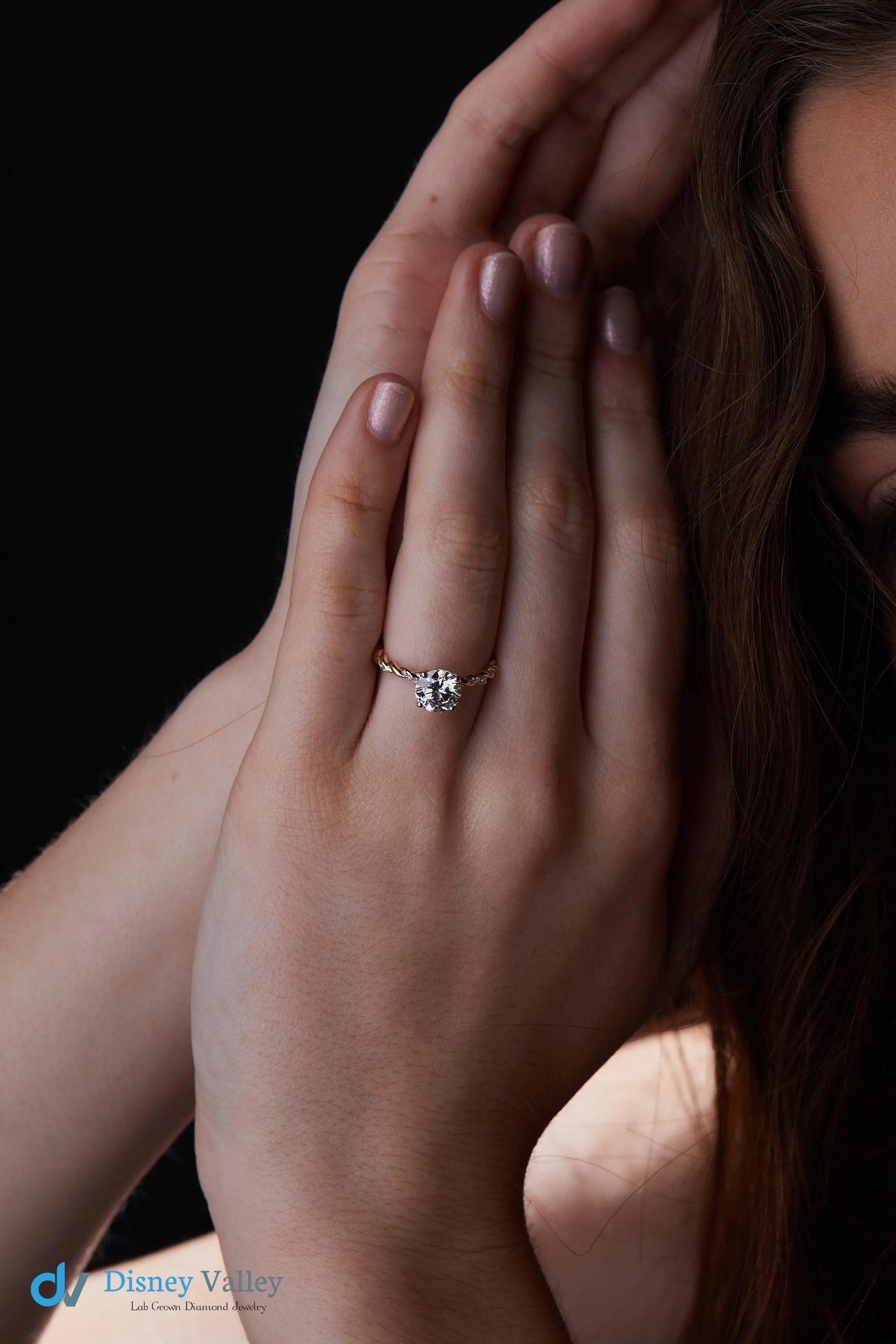 Round Brilliant Cut 1.50ct Lab-Grown Diamond Twisted Engagement Ring - DisneyValley