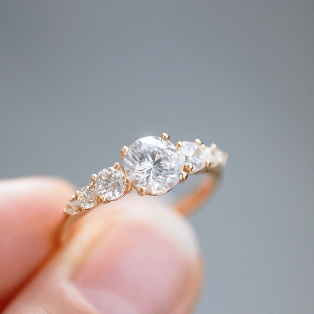 1.0 CT Round Cut Seven Stone Moissanite Engagement Ring