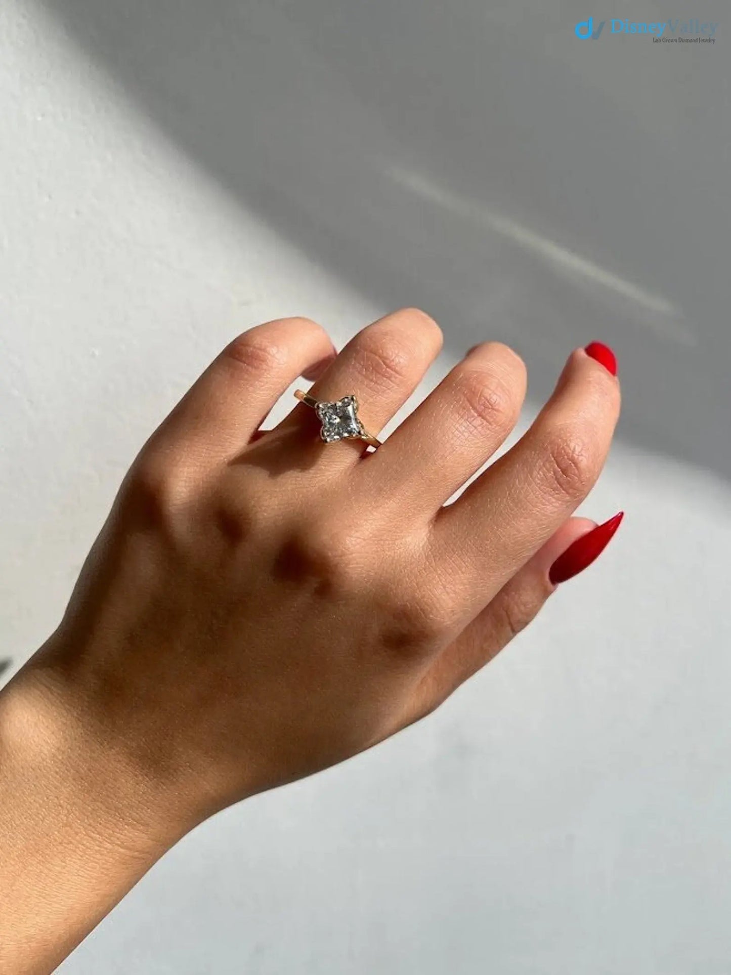 Elegant Solitaire 2 ct IGI Certified Princess Cut Lab Grown Diamond Engagement Ring - DisneyValley