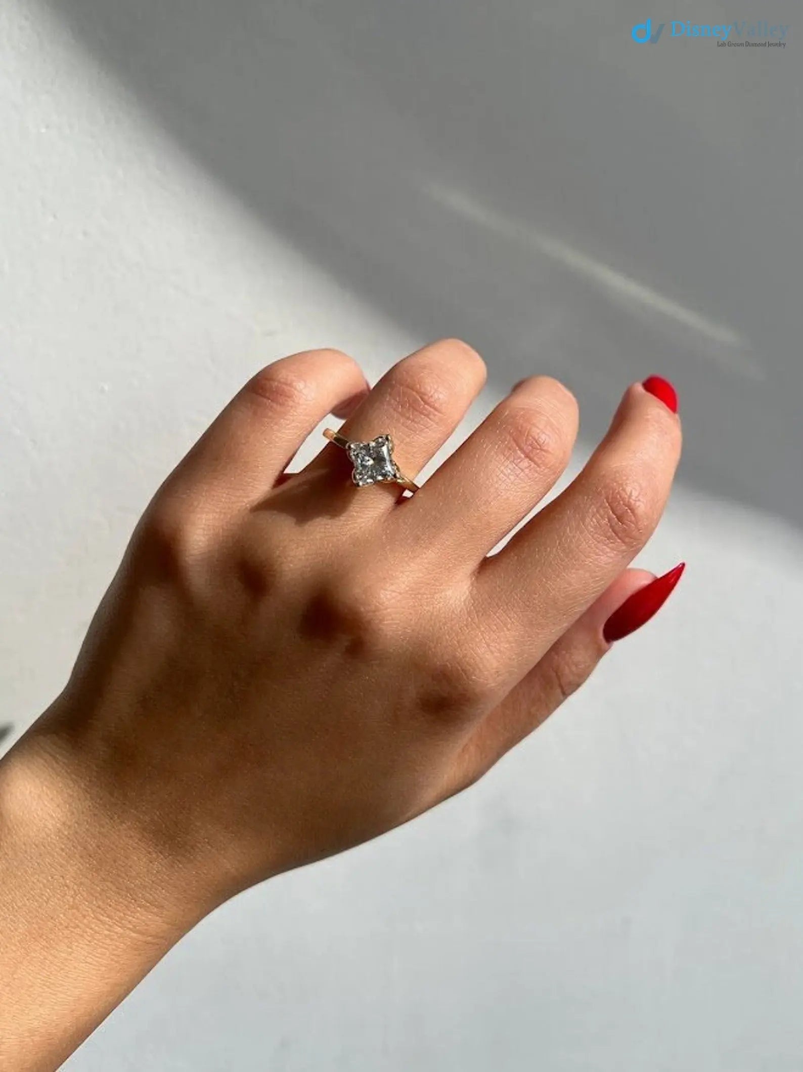 Elegant Solitaire 2 ct IGI Certified Princess Cut Lab Grown Diamond Engagement Ring - DisneyValley