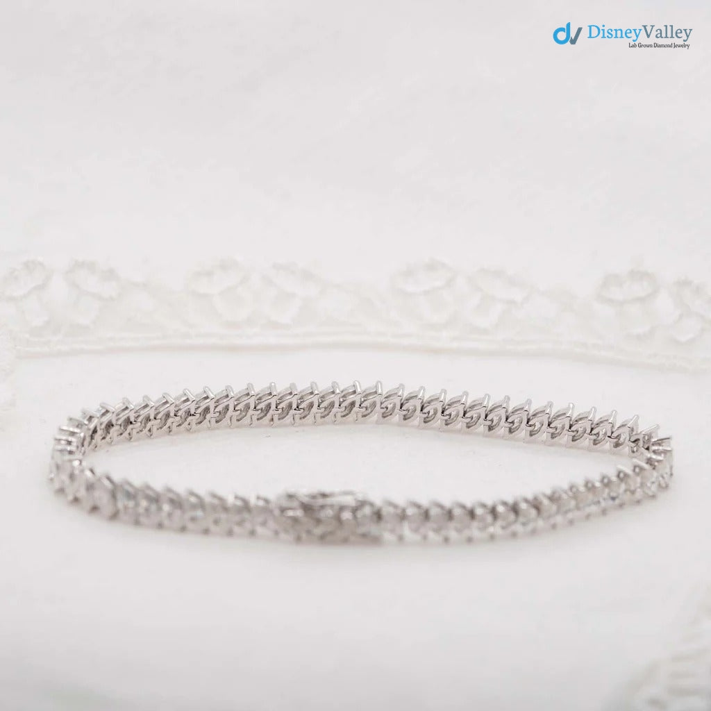 The Abigail Bracelet 7.0ct Moissanite Marquise Cut Pavé Statement gold bracelet Image secondaire du produit