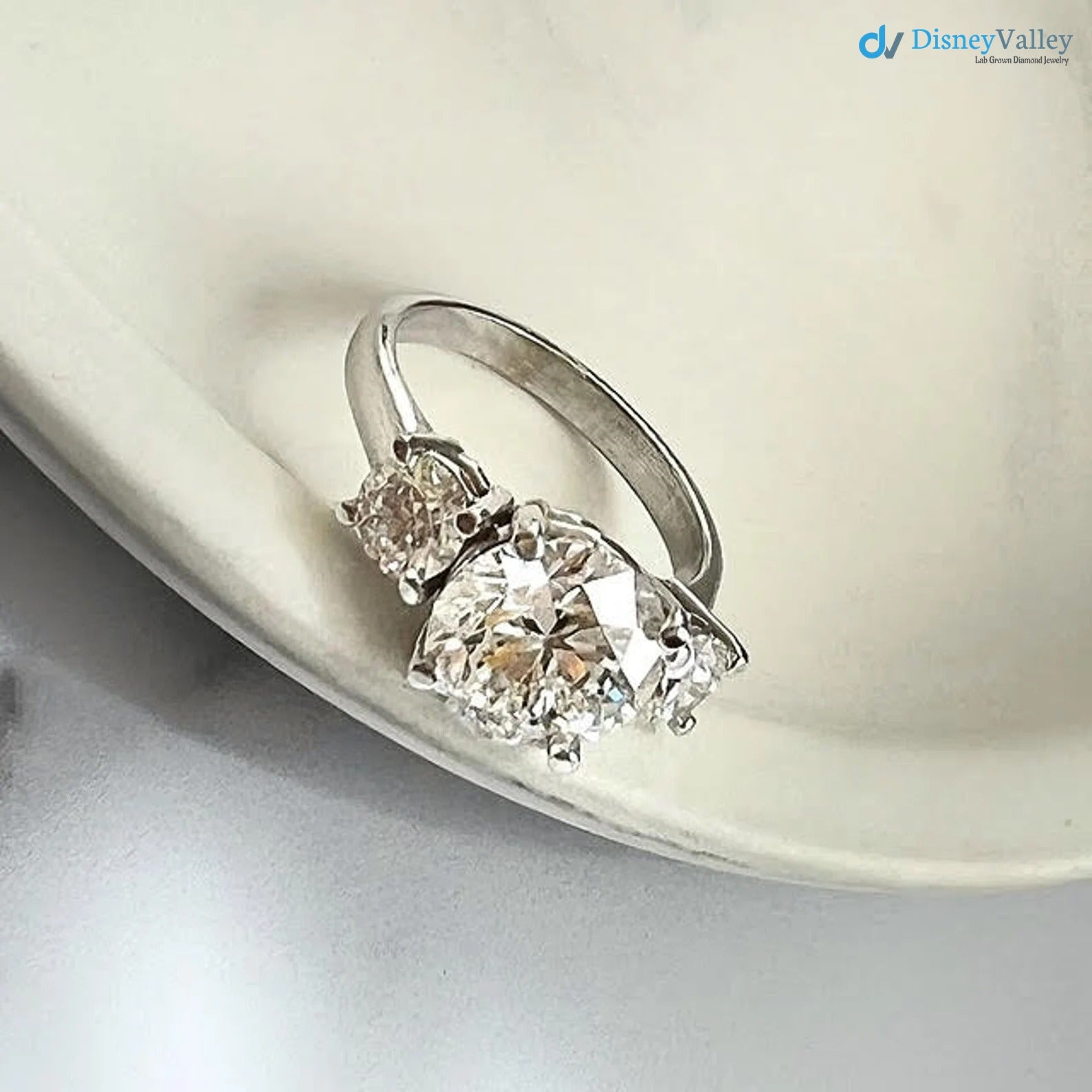 Big Breathtaking 3.5 Carat E/VS1 IGI Certified Diamond three stone Engagement Ring - DisneyValley 