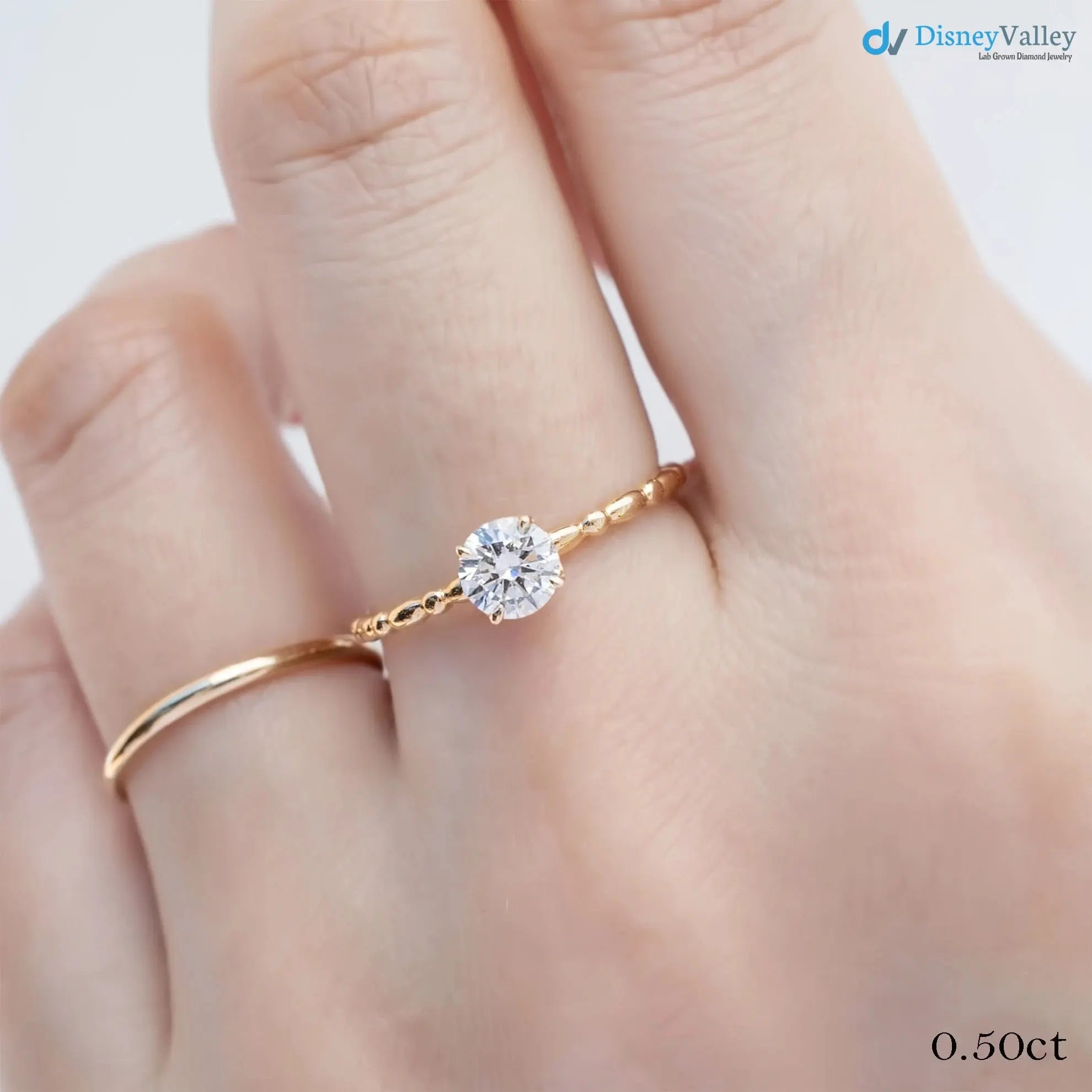 Excellent 2. ct Round cut lab Grown diamond engagement ring Secondary image