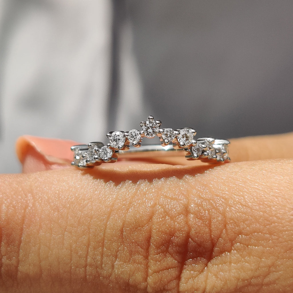 Curved Diamond Band With Round Cut