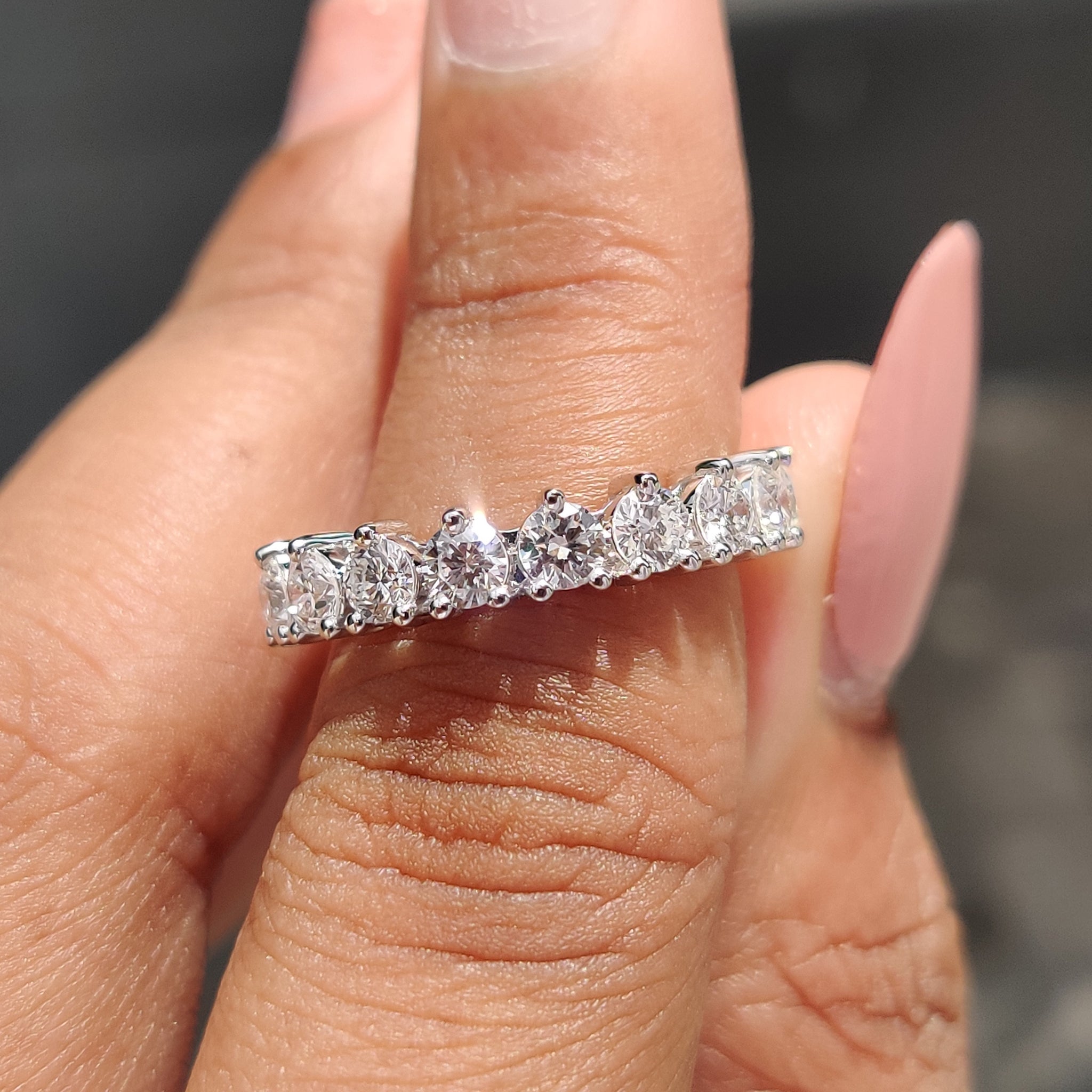 Round Diamond Band In Half Eternity Image principale du produit