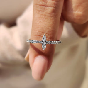 Minimalist Round Cut 2 Stone Diamond Ring