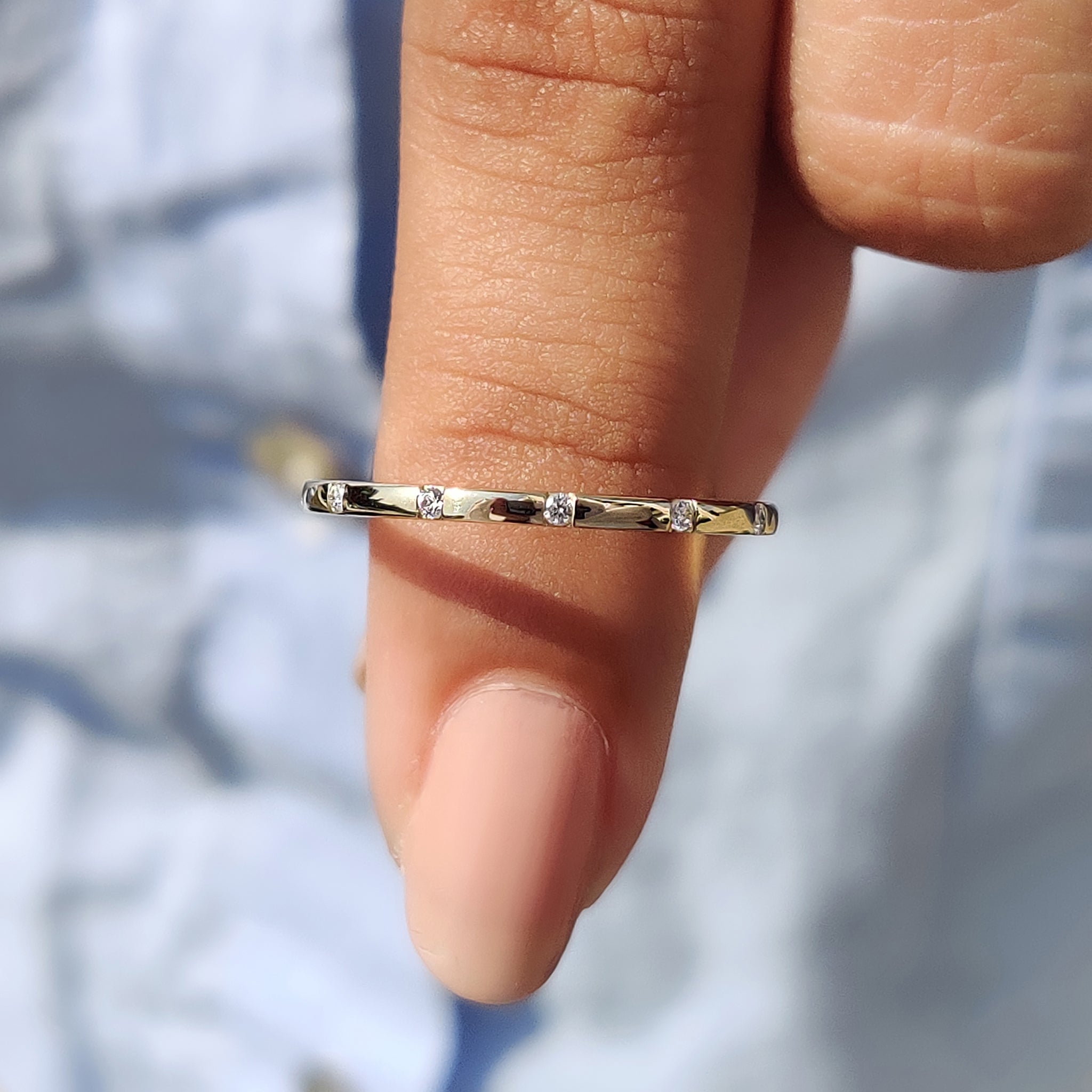Yellow Gold Wedding Band - Round Diamond