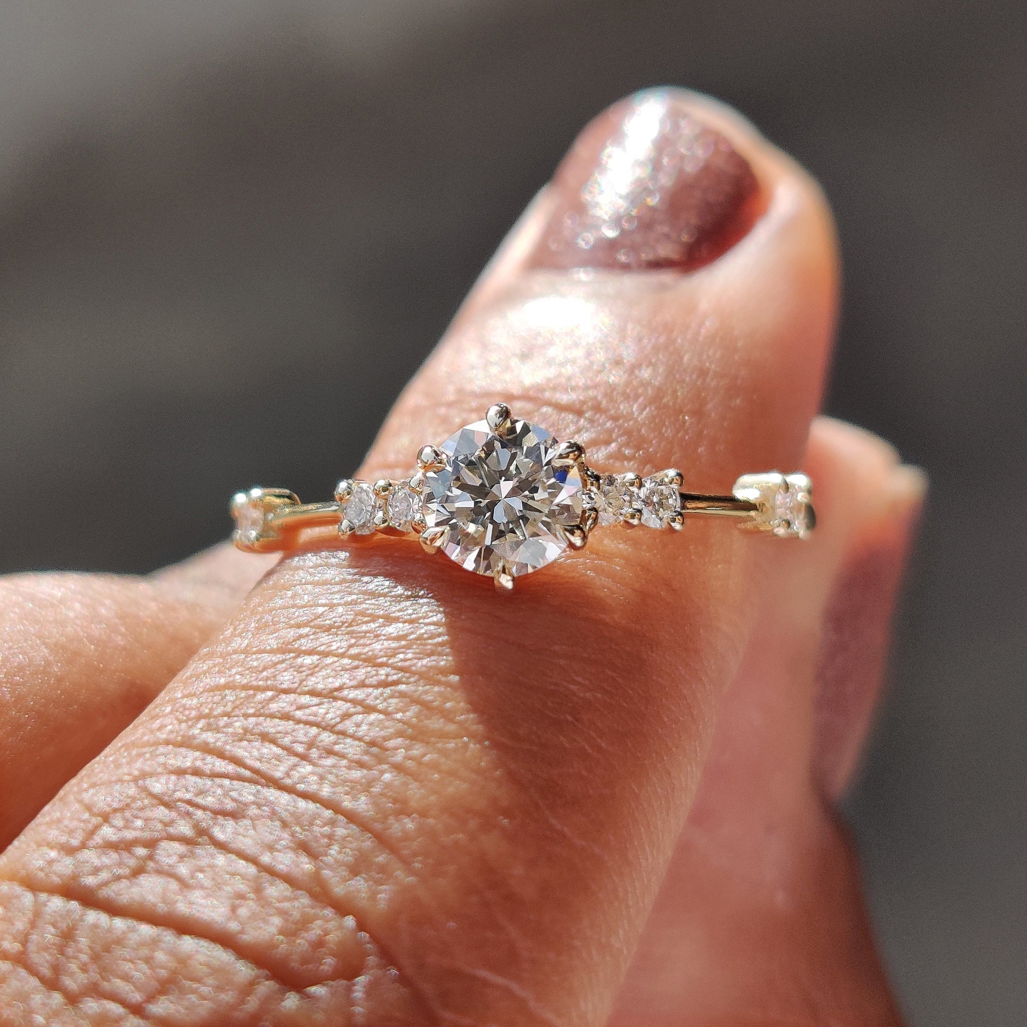 Round Diamond Engagement Ring with Muse Setting Main image