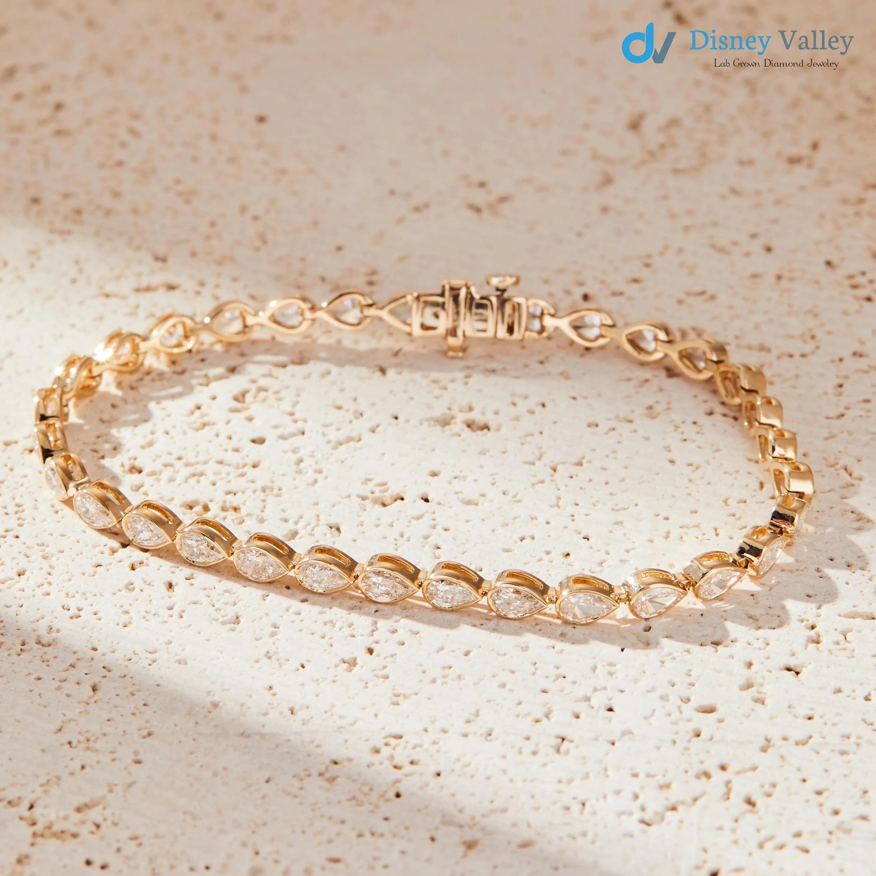 Gold Bezel Set Stone Diamond Bracelet Anniversary Gift for her - DisneyValley Image principale du produit