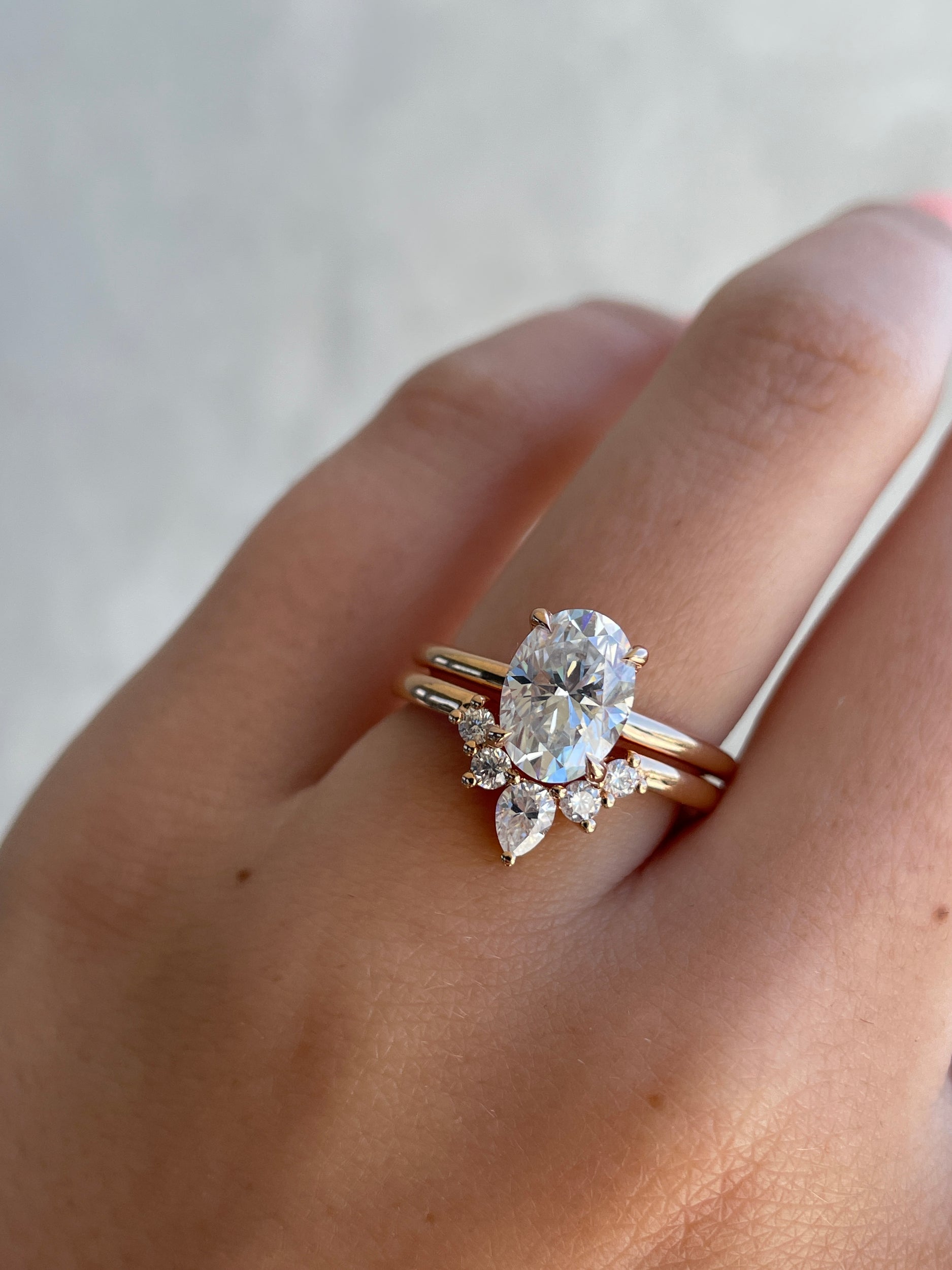 0.37 TCW Pear & Round CVD Diamond Curved Wedding Band