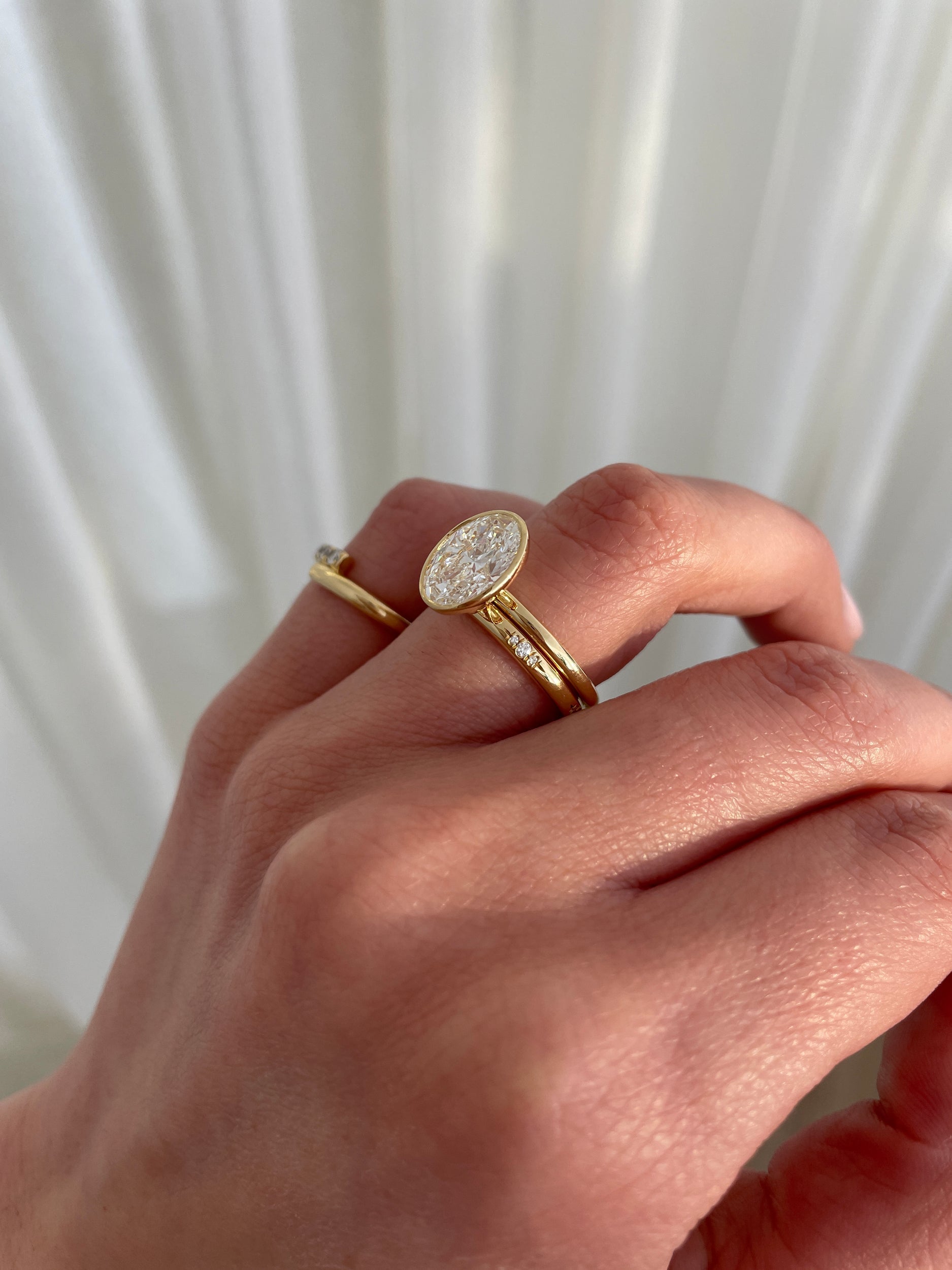 0.10 TCW Round CVD Diamond Flush Wedding Band