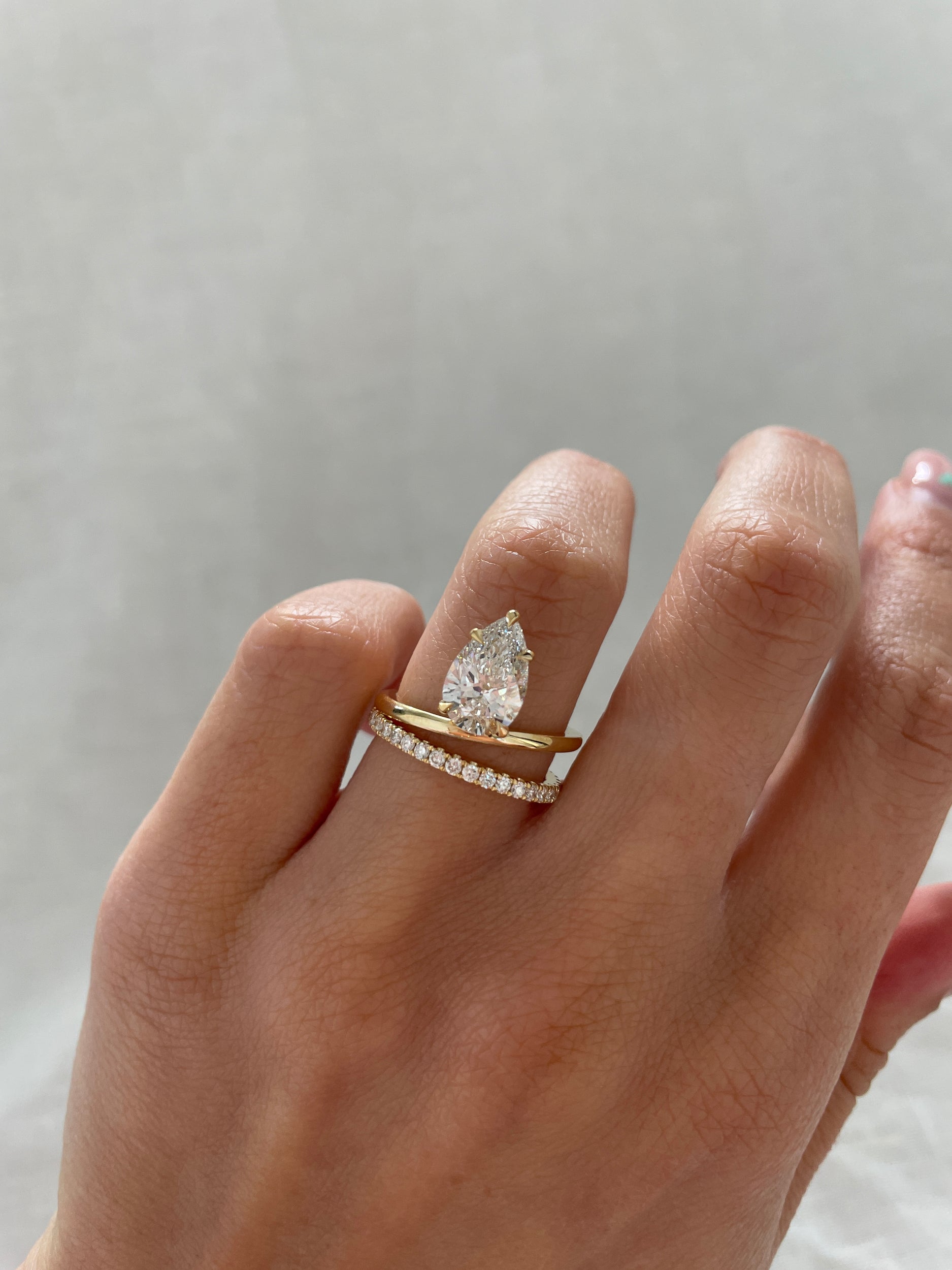 2.10-4.10 CT Pear Cut Lab Grown Diamond Double Band Engagement Ring Image secondaire du produit