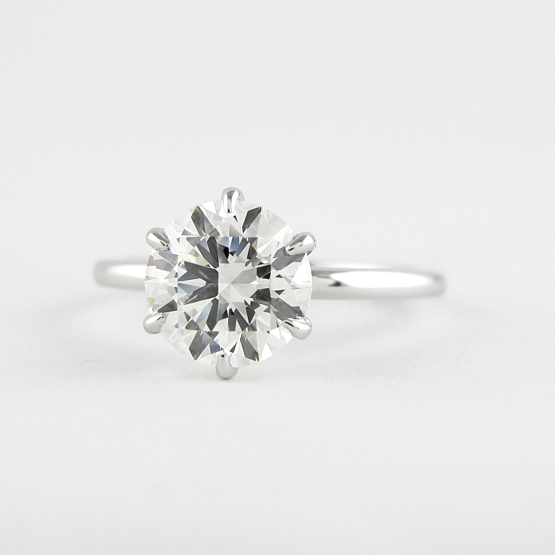 1.0 CT Round Cut Moissanite Solitaire Style Engagement Ring