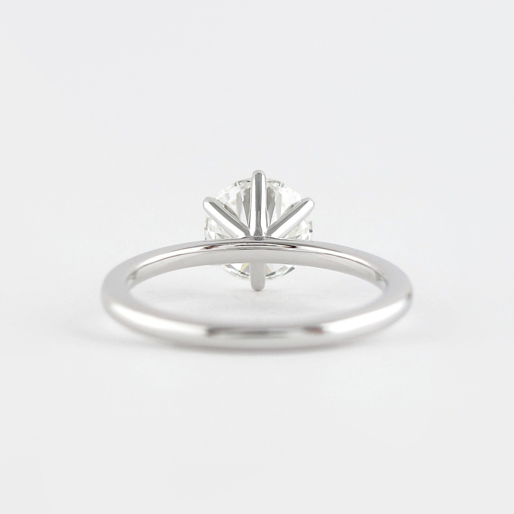 1.0 CT Round Cut Moissanite Solitaire Style Engagement Ring