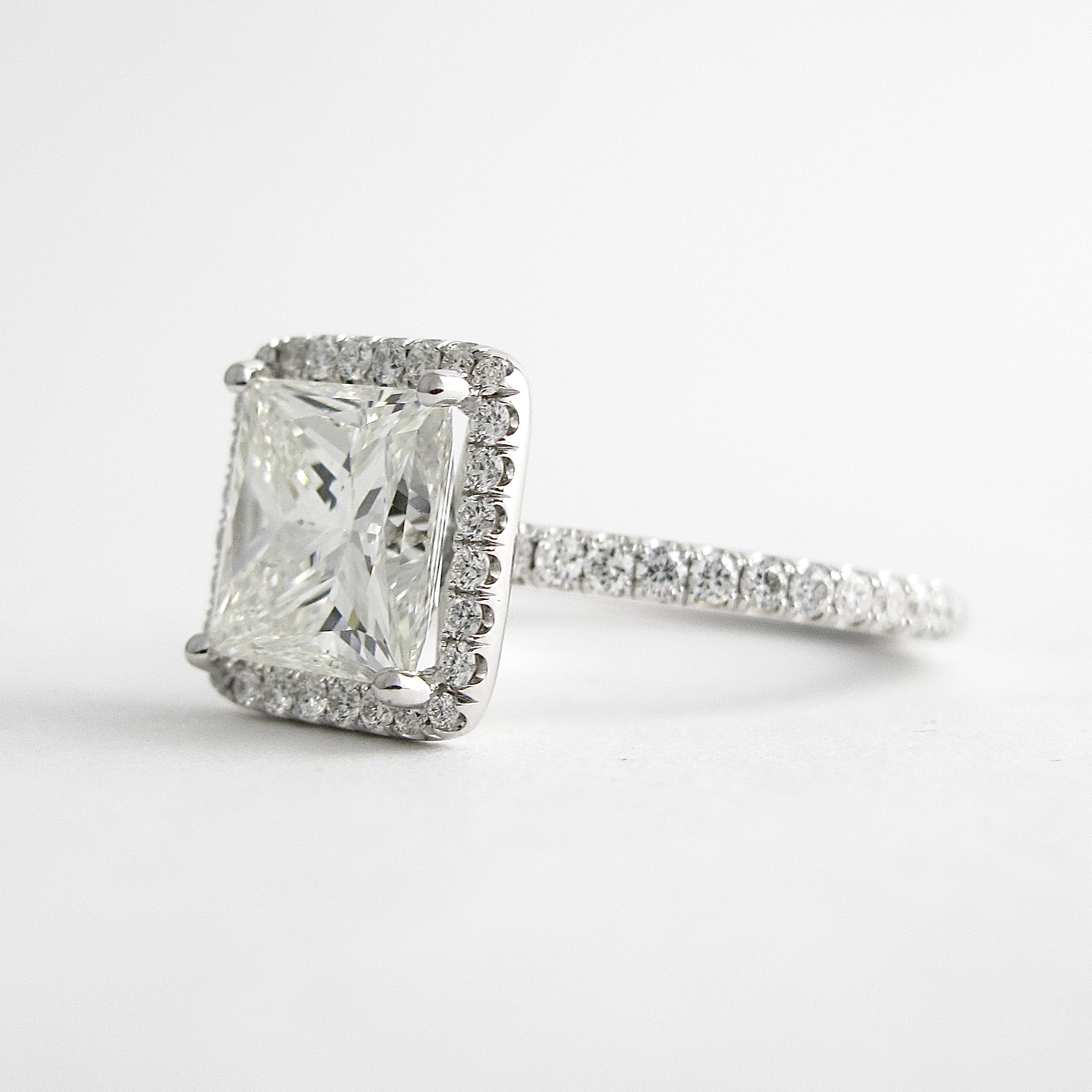 2.0 CT Princess Cut Moissanite Halo Engagement Ring