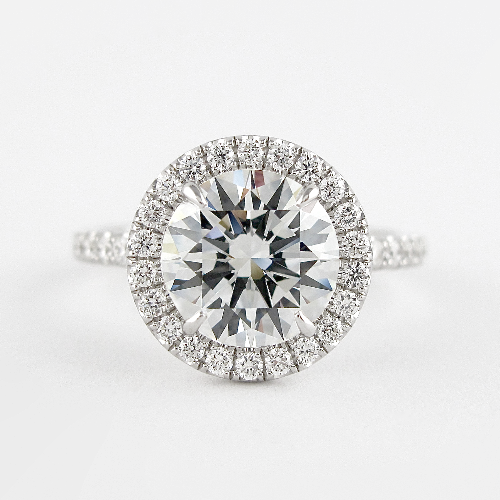1.0 CT Round Cut Moissanite Halo Setting Engagement Ring