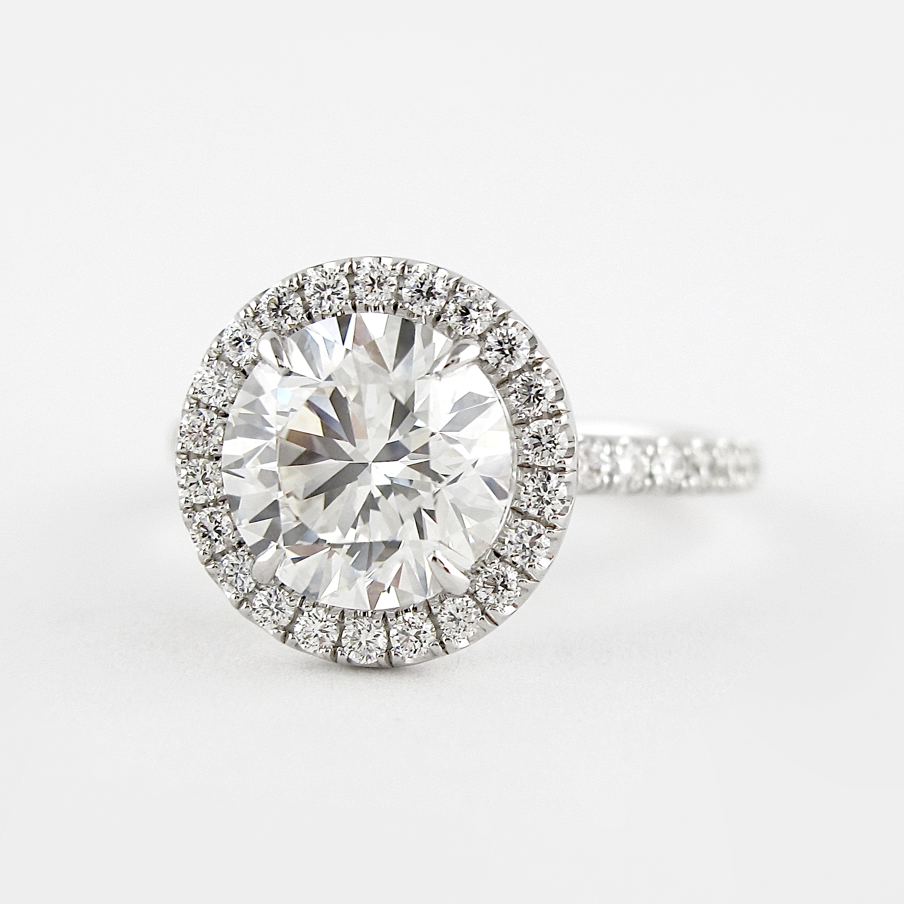 1.0 CT Round Cut Moissanite Halo Setting Engagement Ring