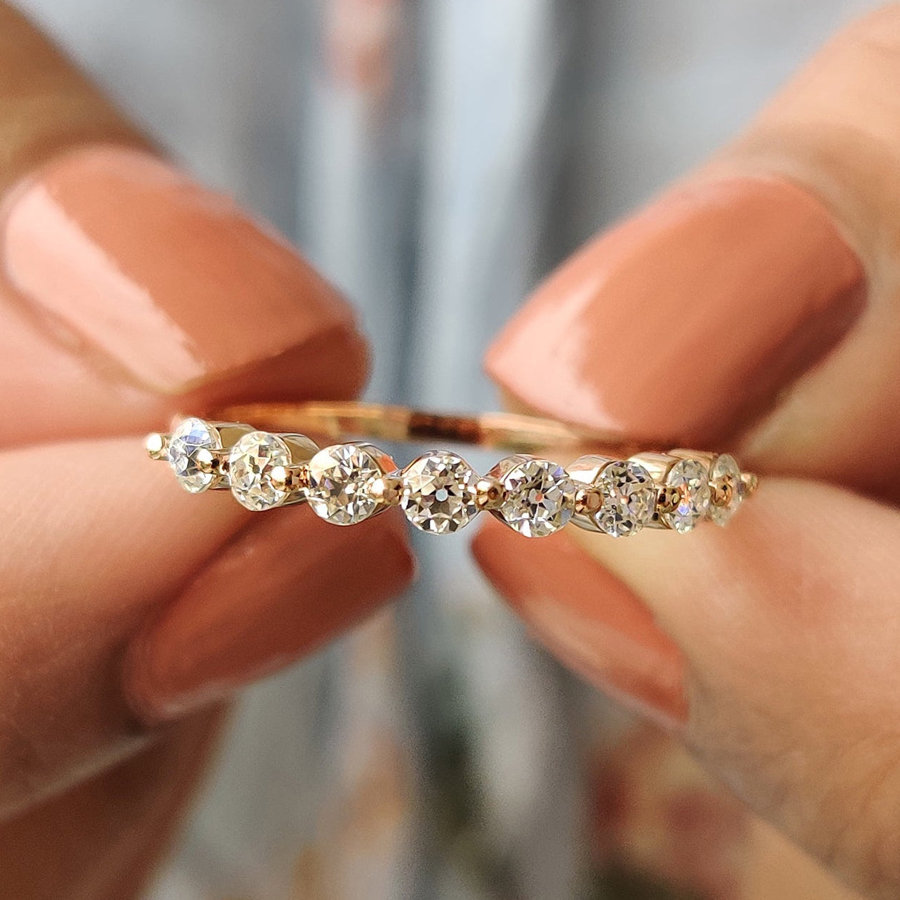 Old European Cut Rose Gold Wedding Band Hauptbild