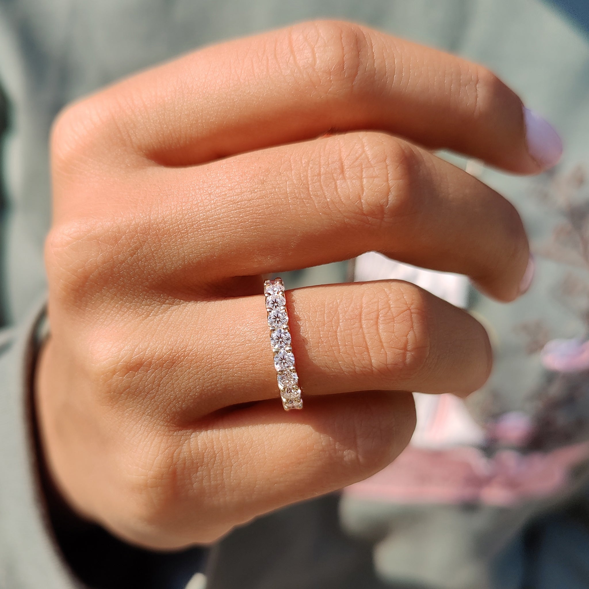 Round Cut Wedding Band In Eternity Style Zweitbild