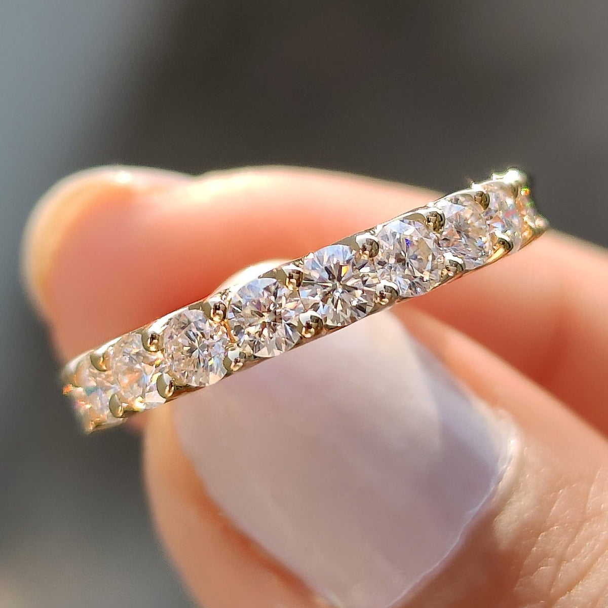 Round Cut Wedding Band In Eternity Style Hauptbild