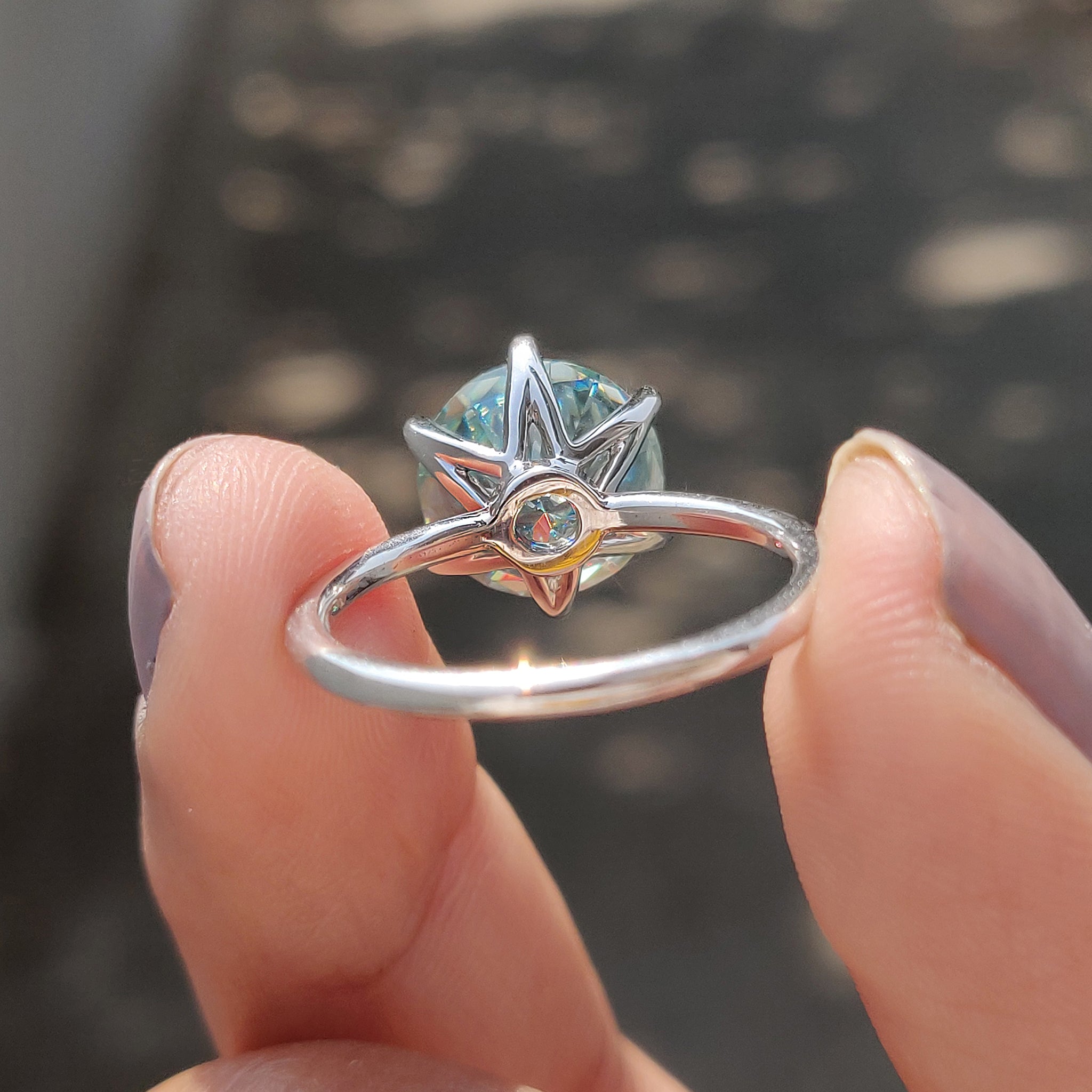 Round Cut Engagement Ring In Solitaire Style