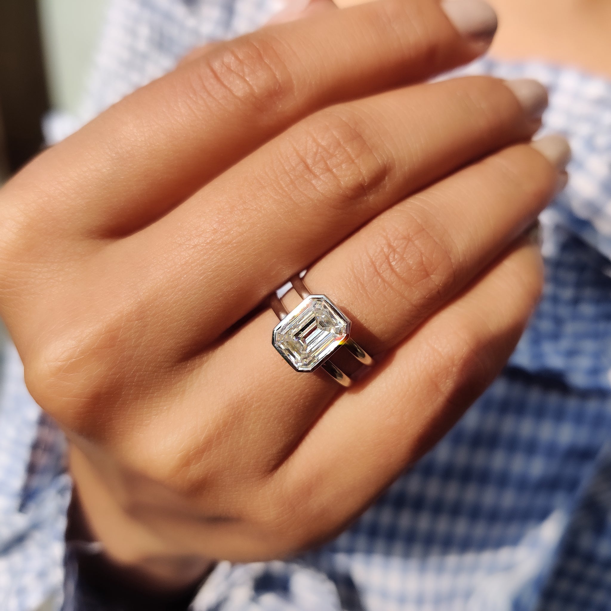 Emerald Cut Engagement Ring With Dual Shank Main image