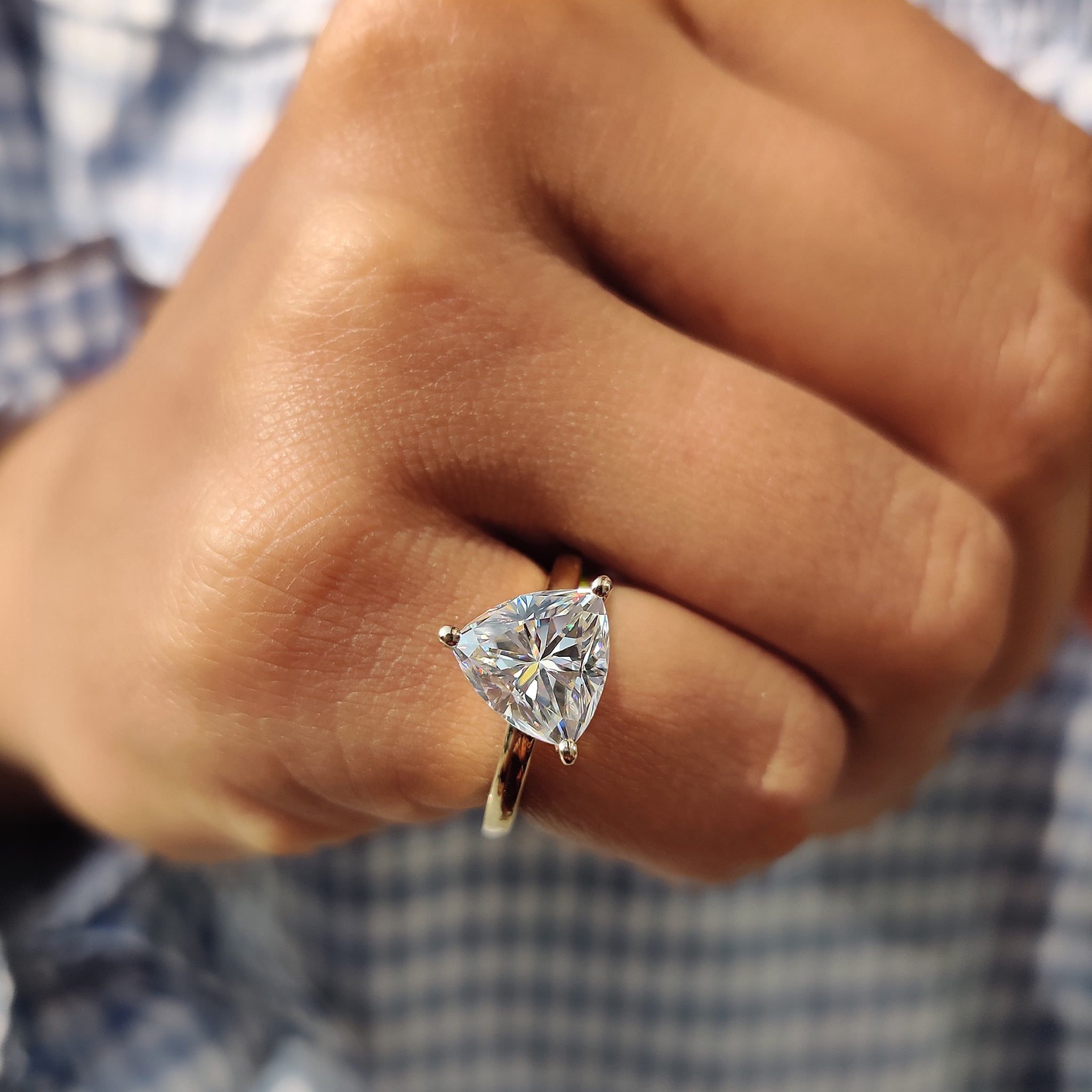 Trillion Cut Moissanite Solitaire Ring Hauptbild