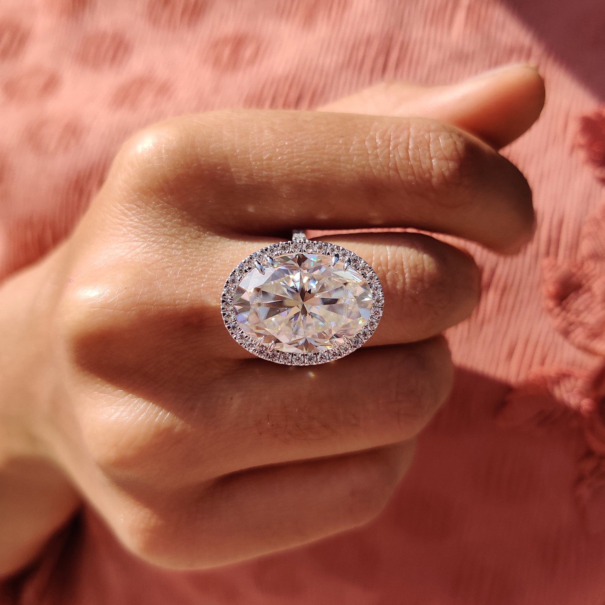 Oval Hybrid Halo Ring Setting