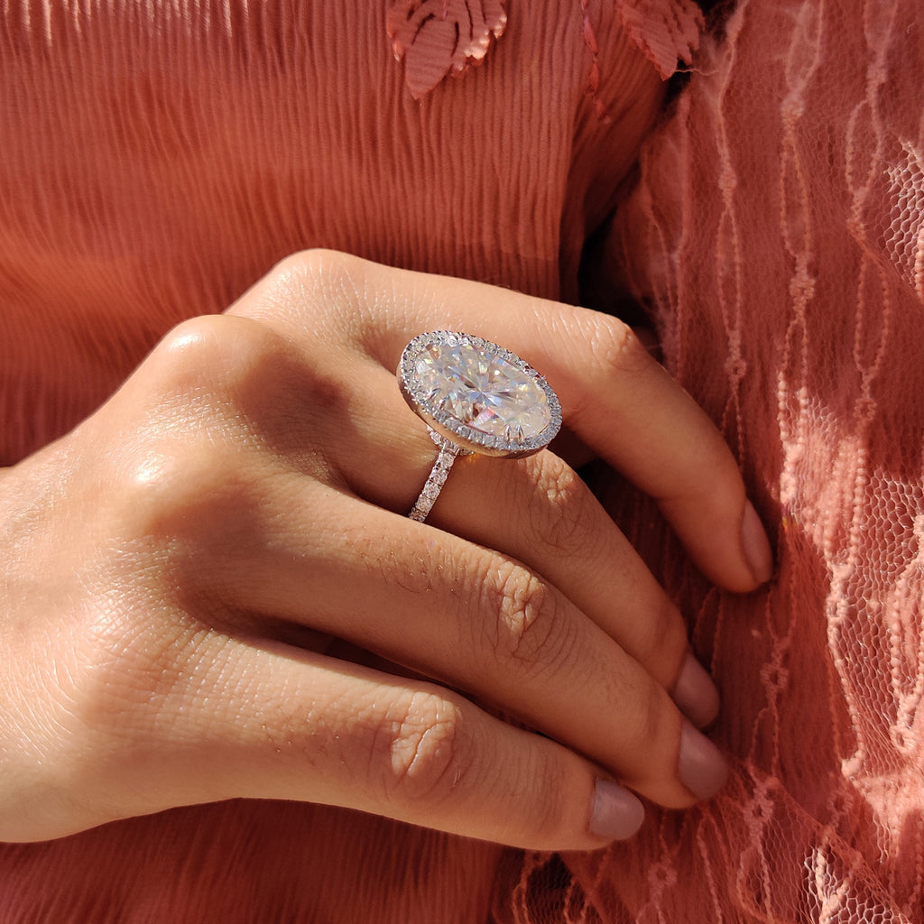 Oval Hybrid Halo Ring Setting