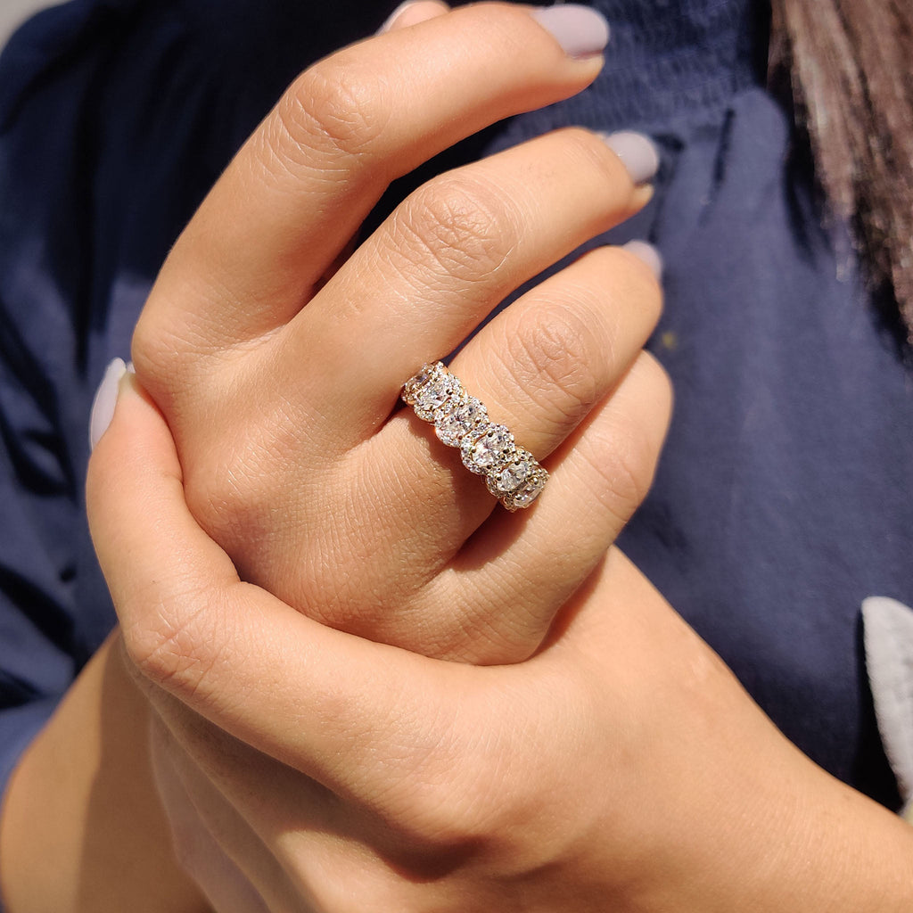 Oval Wedding Band With Halo Style
