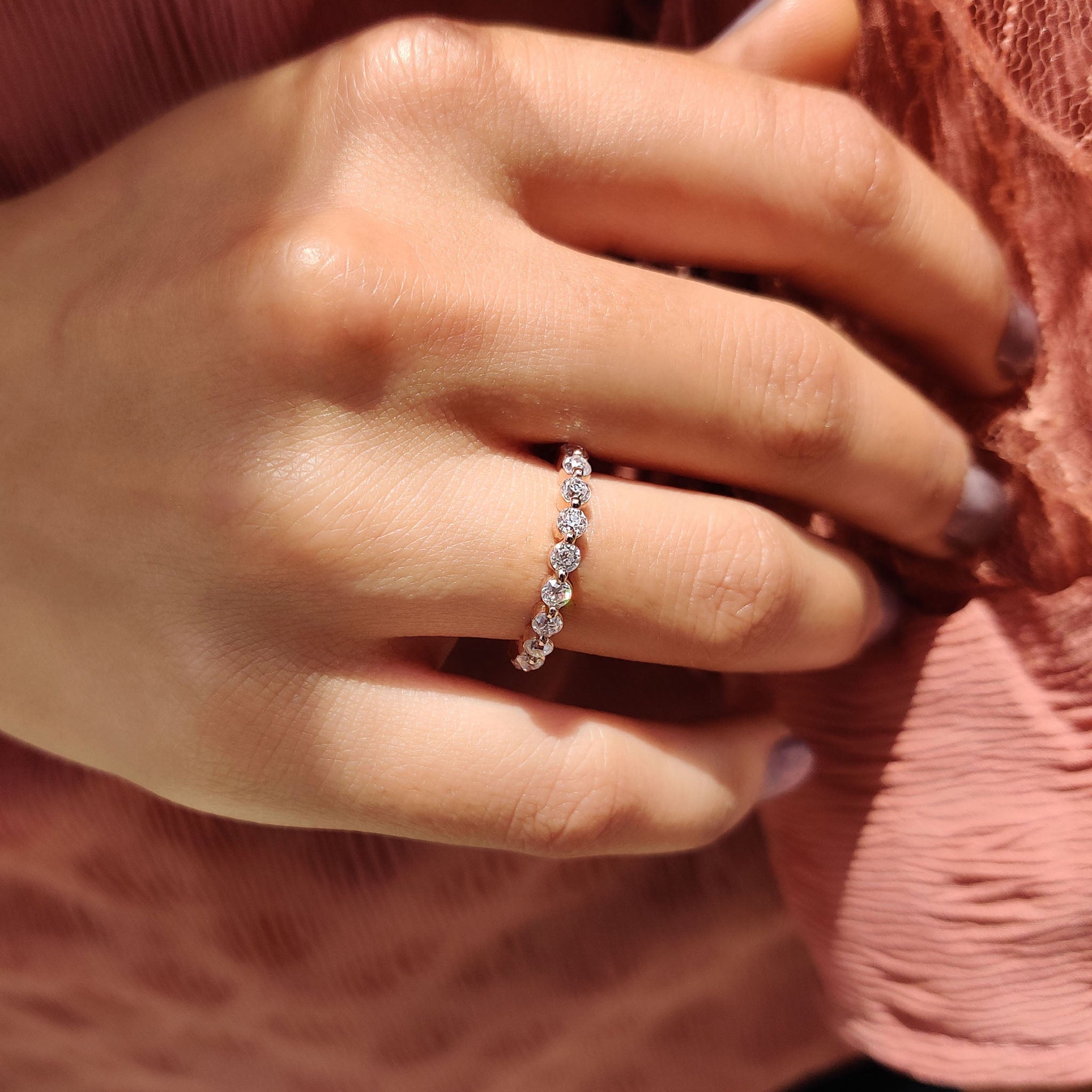 Round Old European Cut Band In 3/4 Eternity Style Image secondaire du produit