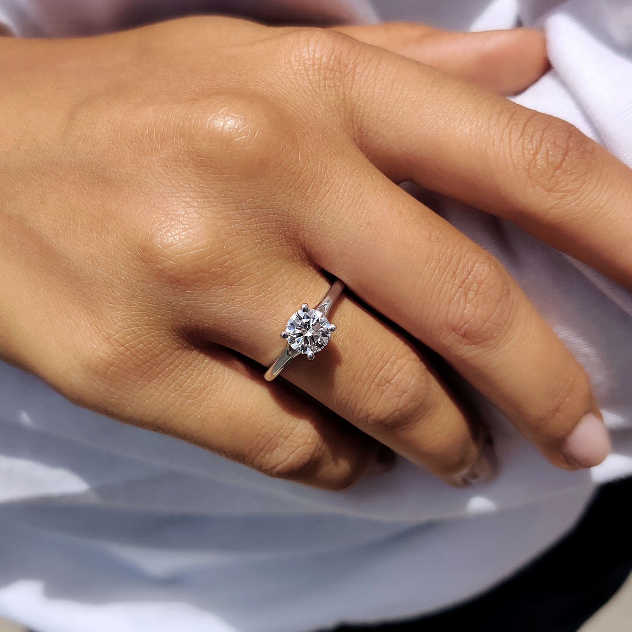 White Gold Solitaire Engagement Ring Zweitbild