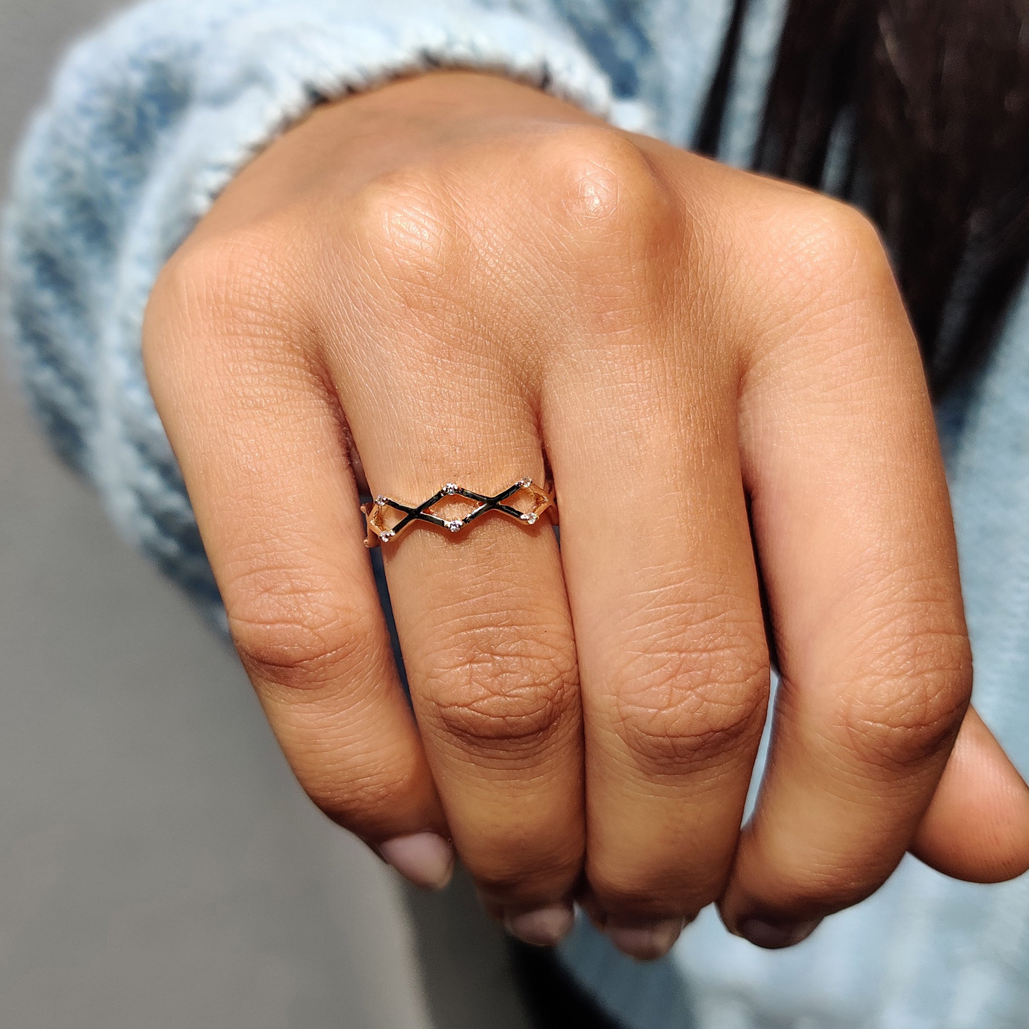 Zig Zag Wedding Band With Round Cut Moissanite