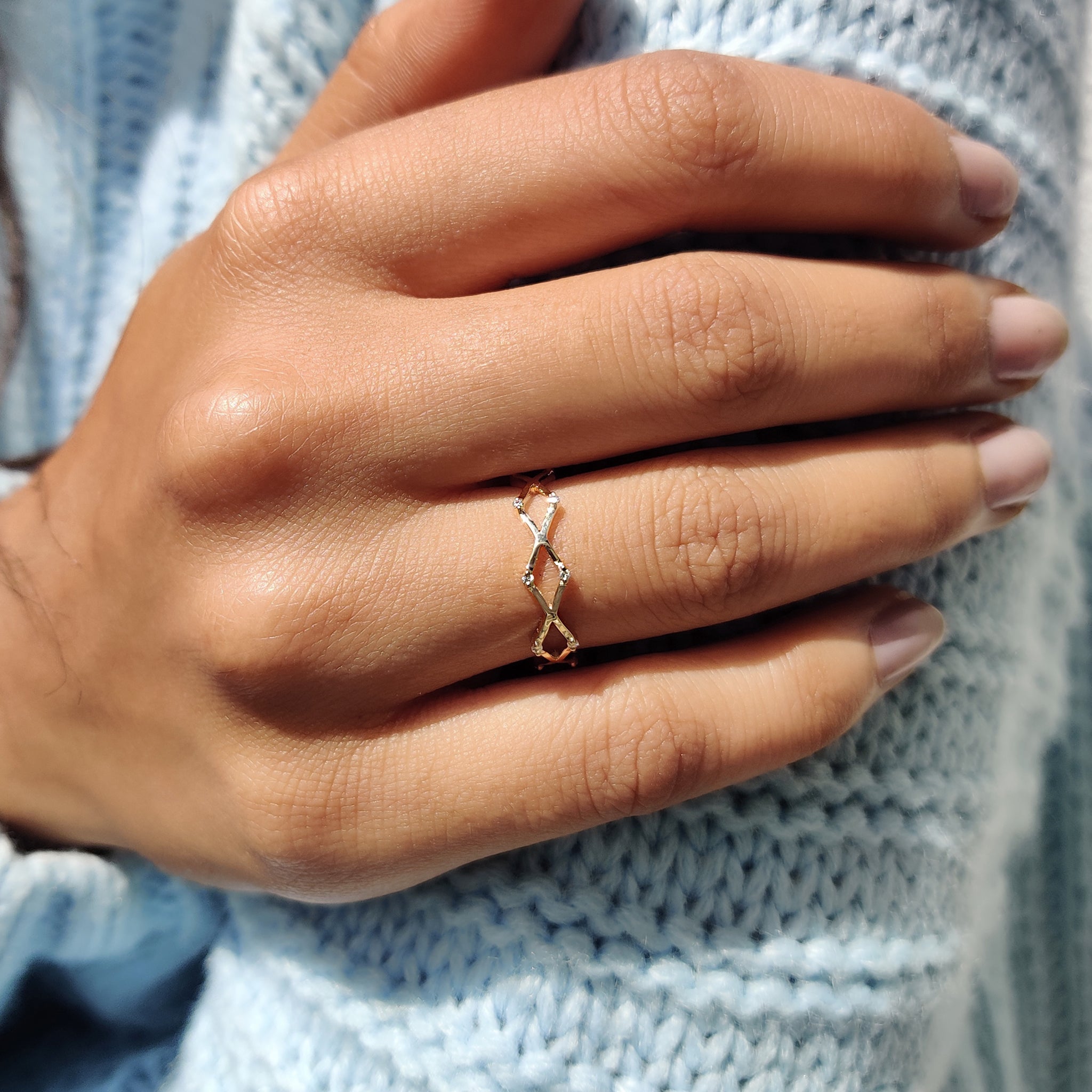 Zig Zag Wedding Band With Round Cut Moissanite