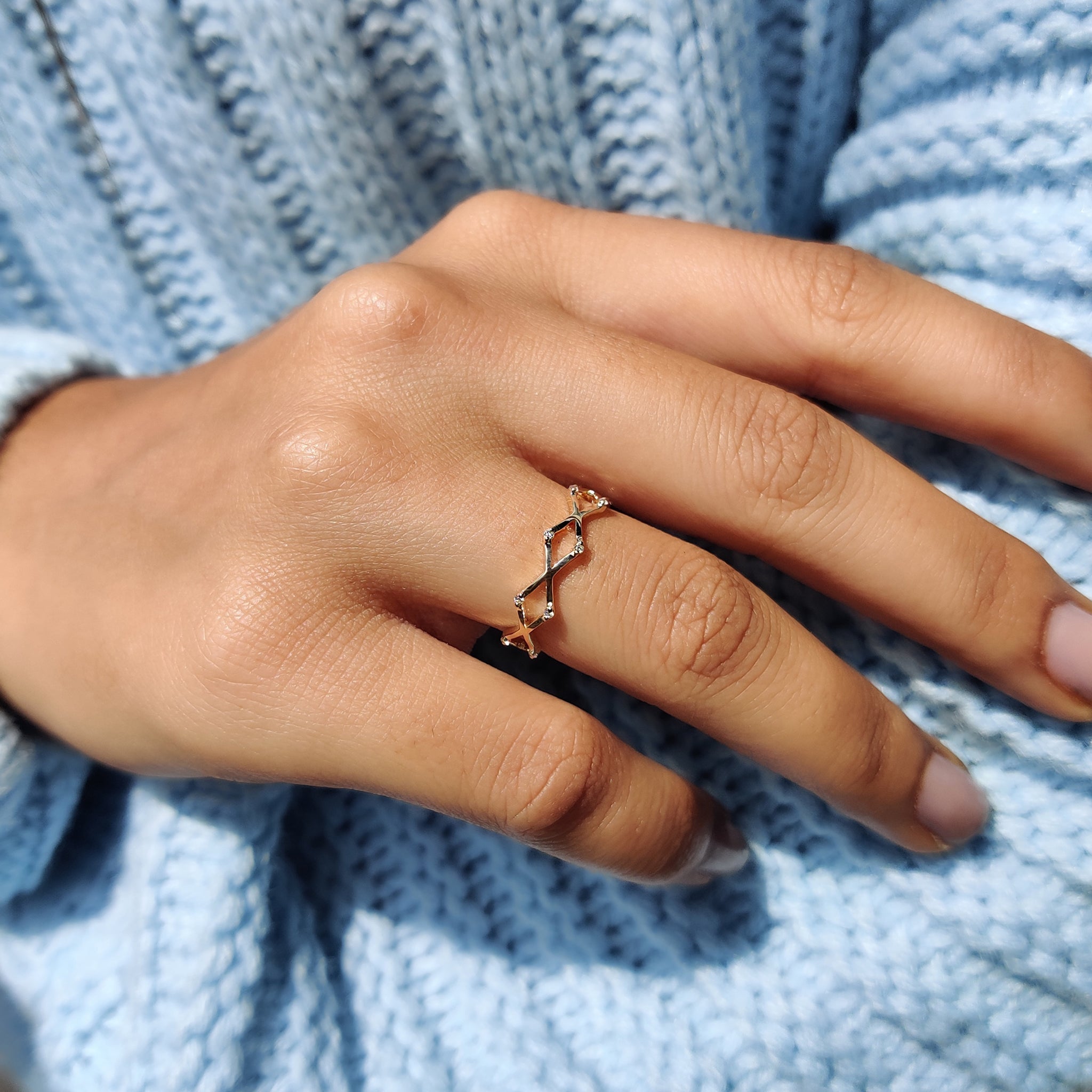 Zig Zag Wedding Band With Round Cut Moissanite