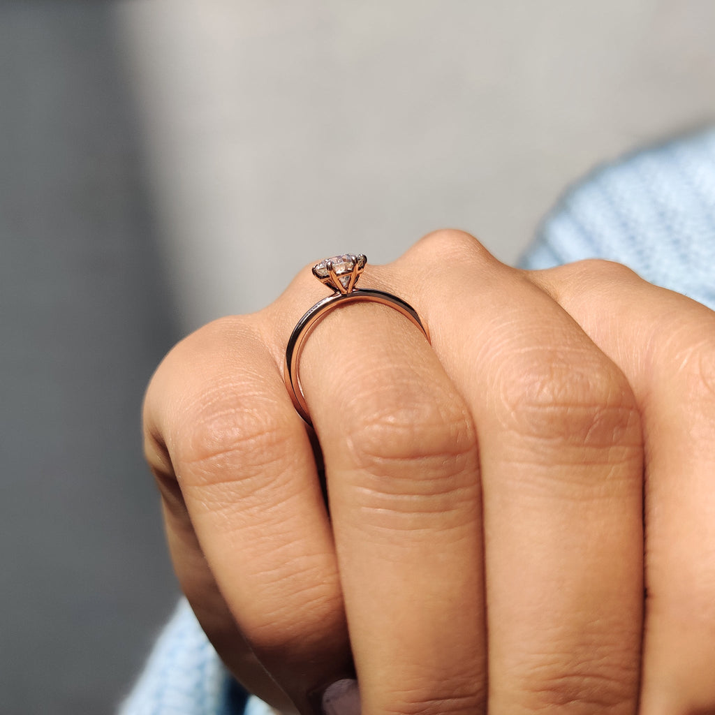 Round Cut Solitaire Engagement Ring
